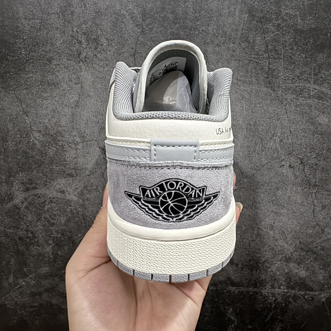 图片[4]-【定制版】Air Jordan 1 Retro Low x Stussy 米灰翻毛白小钩满天星n官方同步新色 原装级产物n拒绝公底 立体鞋型 细节完美 高清洁度购置公司同步原材料 原汁原味 忠于原版 货号：SJ9950 045n码数：36 36.5 37.5 38 38.5 39 40 40.5 41 42 42.5 43 44 44.5 45 编码：HXS320340-鞋库