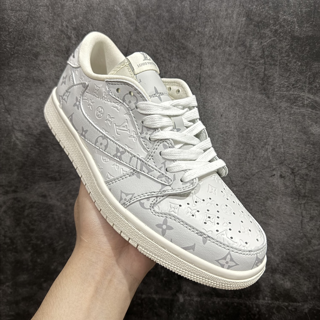 图片[3]-【定制版】Air Jordan 1 Retro Low x Louis Vuitton x Travis Scott 三方联名满印白灰n官方同步新色 原装级产物n拒绝公底 立体鞋型 细节完美 高清洁度购置公司同步原材料 原汁原味 忠于原版 货号：LX1988 500n码数：36 36.5 37.5 38 38.5 39 40 40.5 41 42 42.5 43 44 44.5 45 编码：HXS260280-鞋库