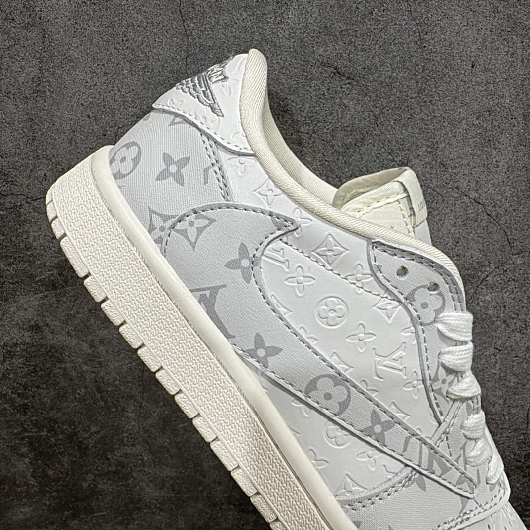 图片[7]-【定制版】Air Jordan 1 Retro Low x Louis Vuitton x Travis Scott 三方联名满印白灰n官方同步新色 原装级产物n拒绝公底 立体鞋型 细节完美 高清洁度购置公司同步原材料 原汁原味 忠于原版 货号：LX1988 500n码数：36 36.5 37.5 38 38.5 39 40 40.5 41 42 42.5 43 44 44.5 45 编码：HXS260280-鞋库