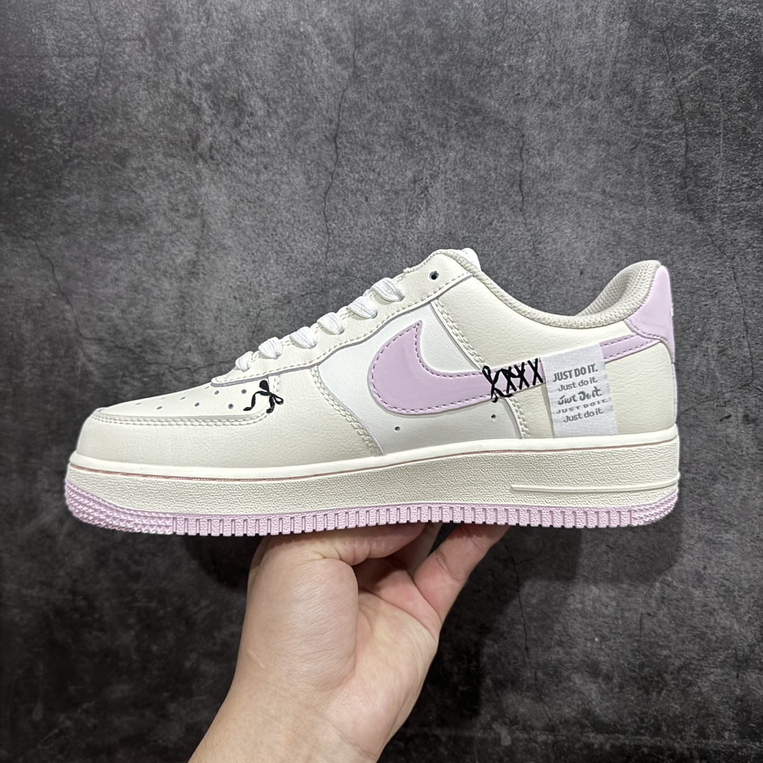 图片[2]-【定制版】Nike Air Force 1 Low “Devil\’s Wings”万圣节主题系列😈“恶魔翅膀” 😈空军一号低帮休闲运动板鞋桃心恶魔翅膀的出现，让整个万圣节的氛围更加可爱而诡异。在阴森的古堡顶端，若隐若现。那闪烁着桃色光芒的心形，搭配着这对可爱的翅膀，仿佛是恶魔小尤物降临人间。 货号：FB1839-221 尺码：36 36.5 37.5 38 38.5 39 40 40.5 41 42 编码：HXS290300-鞋库