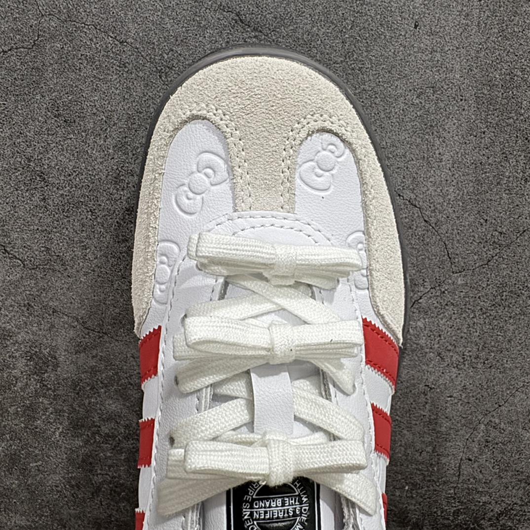 图片[5]-【XC/T版纯原跑量】Hello Kitty x AD Original Gazelle Indoor Trainers 瞪羚室内鞋系列低帮复古百搭休闲运动德训风板鞋 II0013nn同价位中品质最佳 最优选择版本n原厂翻毛皮料 翻毛效果 卡色与原版无差别n正确半透大底  大底厚度质感比市面好很多n完美版型 实拍可感受 随意对比可匹敌任何价位品质 全套原纸板楦头开发 每道工序同步公司流程 确保原汁原味n中底原厂特供纳米纤维板 区别市面劣质纸板中底原厂海玻璃鞋垫 中置乳胶足弓支撑垫 正确3/2横条宽版背胶一比一鞋头弧度高度鞋身弧度 烫金亮度高频深浅同步原鞋n 原厂港宝加持定型后跟R度完美 原厂高频磨具加持 Logo字体 凹凸明显 轮廓分明 描漆定位精准 三道杠为尖角45°锯齿状 高频立体感很强 区别圆形锯齿 已最大程度还原公司 欢迎对比SIZE：35.5 36 36.5 37 38 38.5 39 40  编码：HJ210230-鞋库