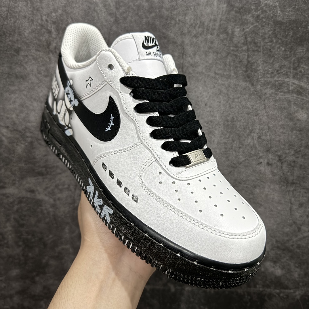 图片[3]-【公司级】官方爆款定制 二次元主题 Nike Air Force 1 Low’07 Kaws小熊喷绘 空军一号低帮休闲板鞋 定制皮料 原厂3D打印 定制鞋盒 原楦原纸板 纯正空军版型 内置全掌气垫 货号：ZH0316-037 Size：36 36.5 37.5 38 38.5 39 40 40.5 41 42 42.5 43 44 44.5 45 编码：HXS310320-鞋库