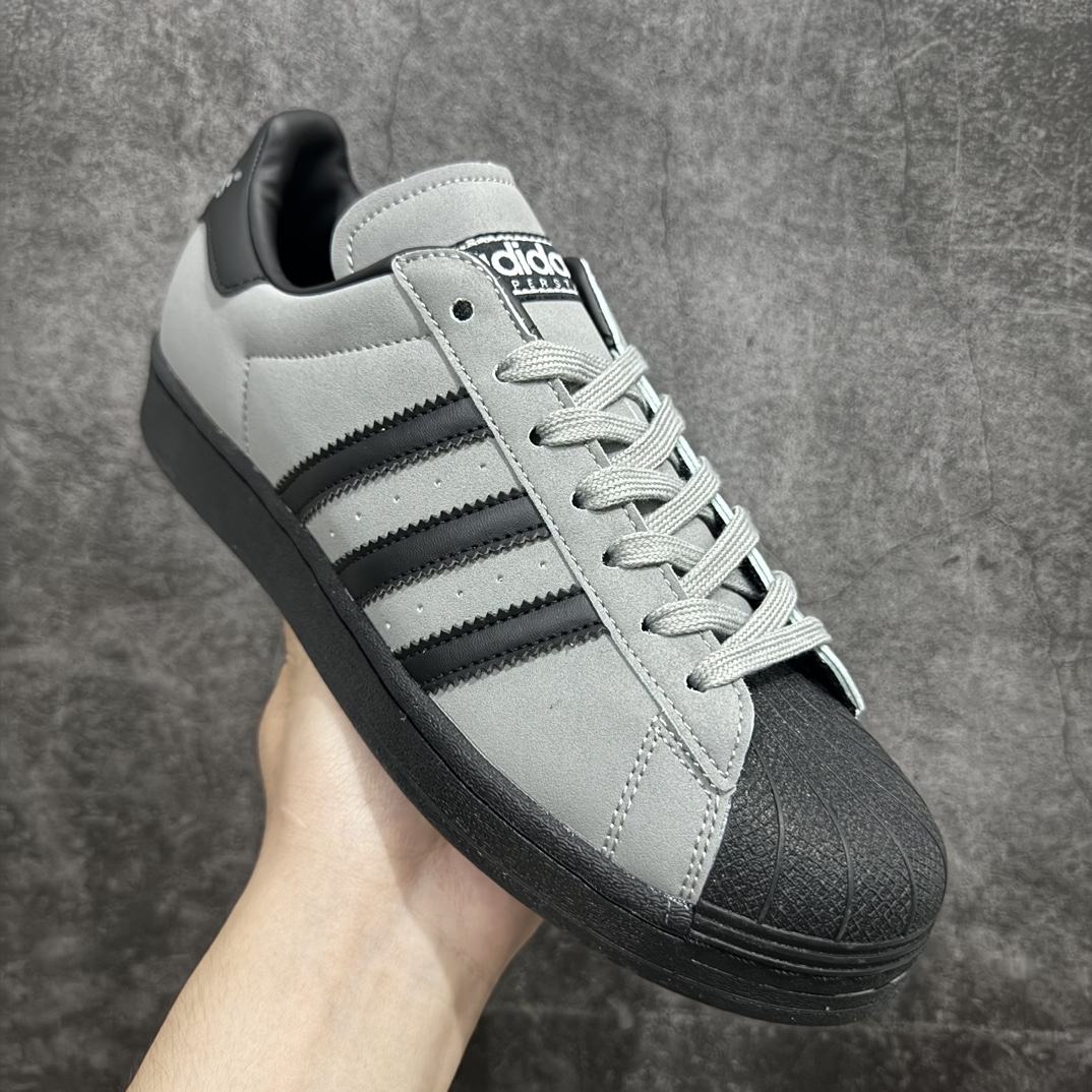 图片[3]-【公司级】阿迪达斯/三叶草Adidas Originals Superstar 82 经典贝壳头系列低帮百搭休闲运动板鞋“皮革灰黑”IG9270n男女鞋真标半码制n升级原楦原纸版开发n采用硬质粒面牛剖革鞋面材质n2020改良全包围鞋垫 正确2020版鞋底模具及扇贝头盖片 尺码：35 36 36⅔ 37⅓ 38 38⅔ 39⅓ 40 40⅔ 41⅓ 42 42⅔ 43⅓ 44 45 编码：XN190210-鞋库