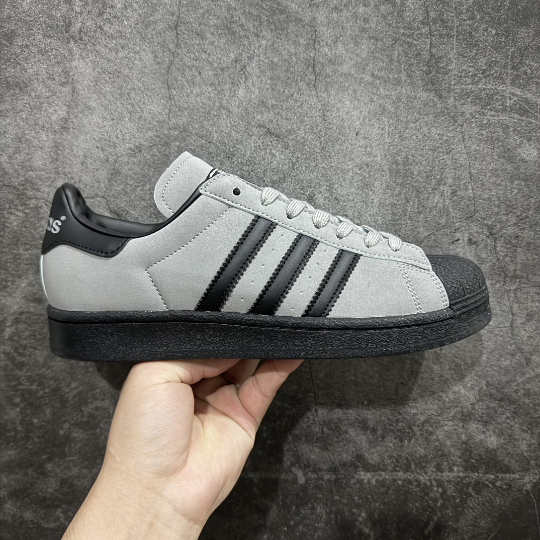 【公司级】阿迪达斯/三叶草Adidas Originals Superstar 82 经典贝壳头系列低帮百搭休闲运动板鞋“皮革灰黑”IG9270n男女鞋真标半码制n升级原楦原纸版开发n采用硬质粒面牛剖革鞋面材质n2020改良全包围鞋垫 正确2020版鞋底模具及扇贝头盖片 尺码：35 36 36⅔ 37⅓ 38 38⅔ 39⅓ 40 40⅔ 41⅓ 42 42⅔ 43⅓ 44 45 编码：XN190210-鞋库