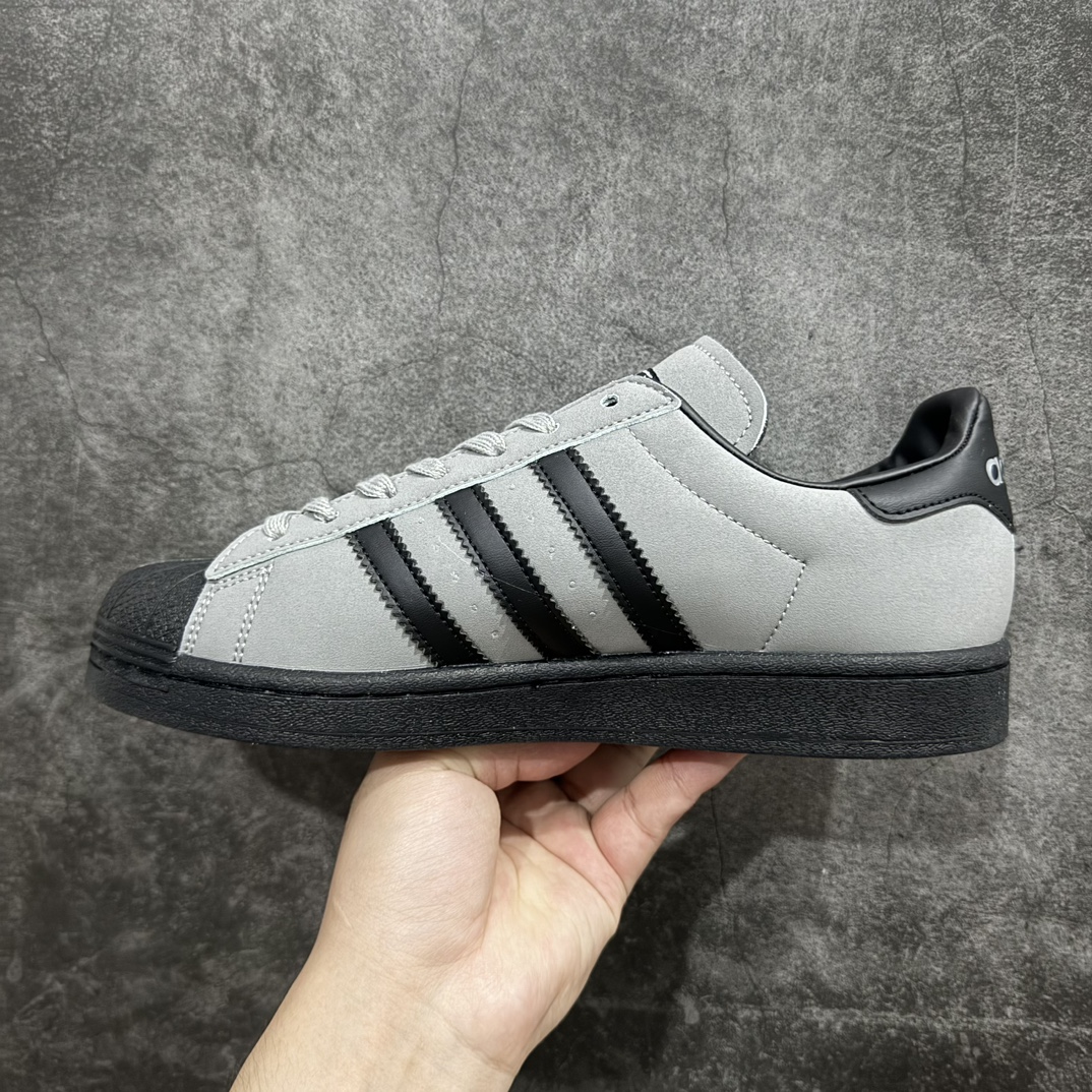 图片[2]-【公司级】阿迪达斯/三叶草Adidas Originals Superstar 82 经典贝壳头系列低帮百搭休闲运动板鞋“皮革灰黑”IG9270n男女鞋真标半码制n升级原楦原纸版开发n采用硬质粒面牛剖革鞋面材质n2020改良全包围鞋垫 正确2020版鞋底模具及扇贝头盖片 尺码：35 36 36⅔ 37⅓ 38 38⅔ 39⅓ 40 40⅔ 41⅓ 42 42⅔ 43⅓ 44 45 编码：XN190210-鞋库