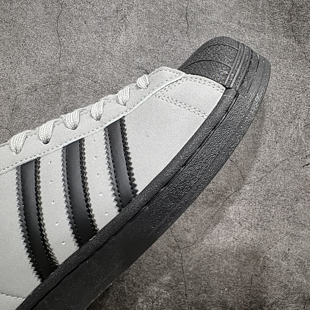 图片[6]-【公司级】阿迪达斯/三叶草Adidas Originals Superstar 82 经典贝壳头系列低帮百搭休闲运动板鞋“皮革灰黑”IG9270n男女鞋真标半码制n升级原楦原纸版开发n采用硬质粒面牛剖革鞋面材质n2020改良全包围鞋垫 正确2020版鞋底模具及扇贝头盖片 尺码：35 36 36⅔ 37⅓ 38 38⅔ 39⅓ 40 40⅔ 41⅓ 42 42⅔ 43⅓ 44 45 编码：XN190210-鞋库