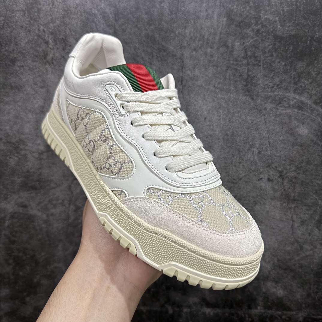 图片[3]-【广东纯原版本】意大利奢侈品牌-古驰Gucci Re-Web Leather Sneakers 系列低帮复古百搭训练休闲运动小白板鞋“皮革米白乌木色GG红绿标牌n升级官方最新2024全套专柜星座配件及包装物(附送官方快递加固包装盒!!) 采用软质粒面头层皮革组合纯棉提花布鞋面材质#搭载灌注PU式缓震乳胶脚垫 全新开发复合TPR防变形色块耐磨橡胶外底n码数：39-45 编码：TL450470-鞋库