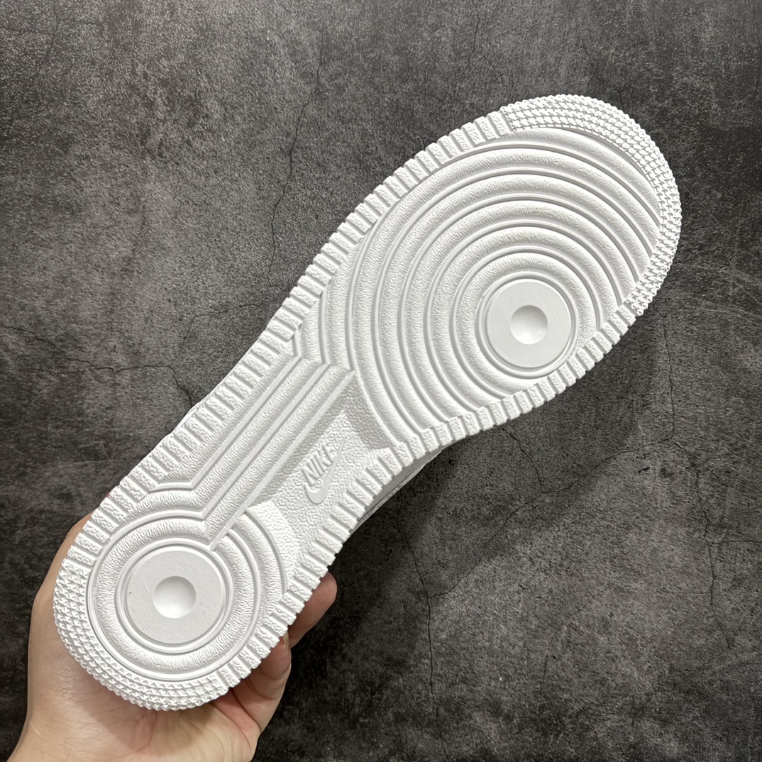 图片[9]-【福利跑量版】Nike Air Force 空军纯白AF1经典板鞋 CW2288-111 20年老厂两年畅销100w双+ 即日起价格全网最低 全鞋面修 完美版型 销皮涂边 原楦头原纸板 数码雕刻 原盒配件 原厂中底钢印、拿到手感受物超所值吊打市面所有纯白的性价比 长期供应 尺码：35.5-47.5-选品中心