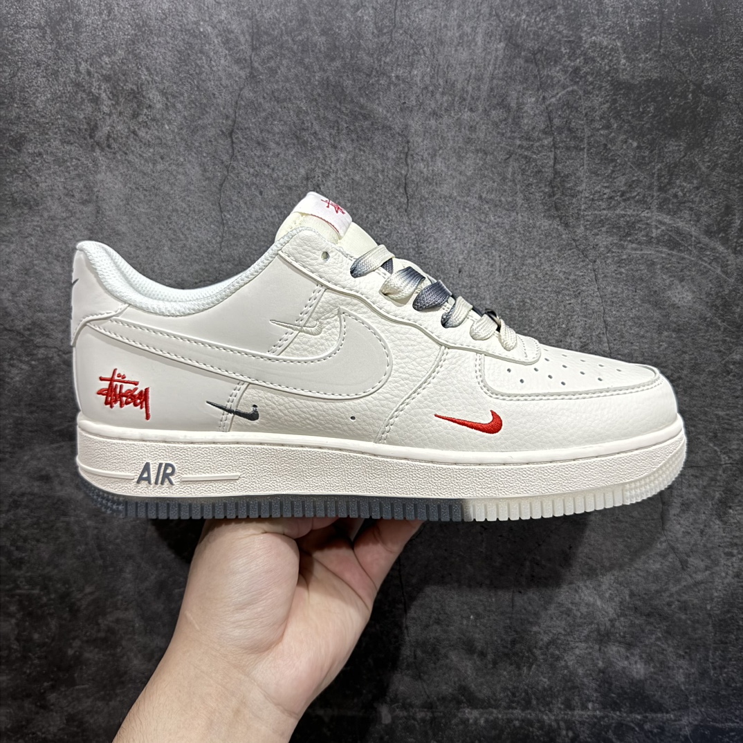 【公司级】Nk Air Force 1\’07 Low 斯图西联名-米白灰双拼 空军一号低帮休闲板鞋 XZ6188-015rn原楦头原纸板 原装鞋盒 定制五金配件 内置全掌气垫 原厂鞋底r 尺码：36 36.5 37.5 38 38.5 39 40 40.5 41 42 42.5 43 44 44.5 45  编码：HXS310320-鞋库