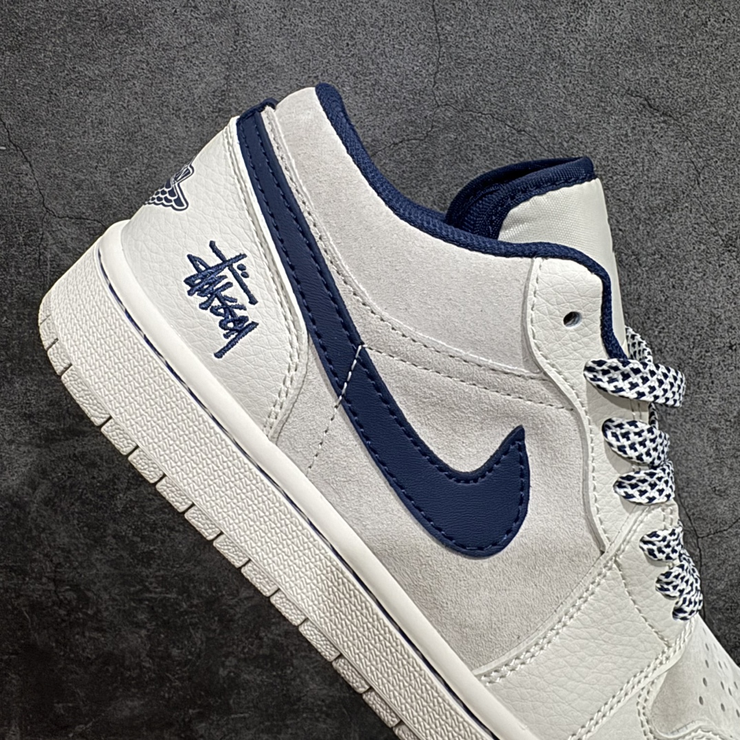 图片[7]-【定制版】Air Jordan 1 Retro Low x Stussy 米蓝小钩满天星n官方同步新色 原装级产物n拒绝公底 立体鞋型 细节完美 高清洁度购置公司同步原材料 原汁原味 忠于原版 货号：XX2402 002n码数：36 36.5 37.5 38 38.5 39 40 40.5 41 42 42.5 43 44 44.5 45 编码：CC280300-鞋库