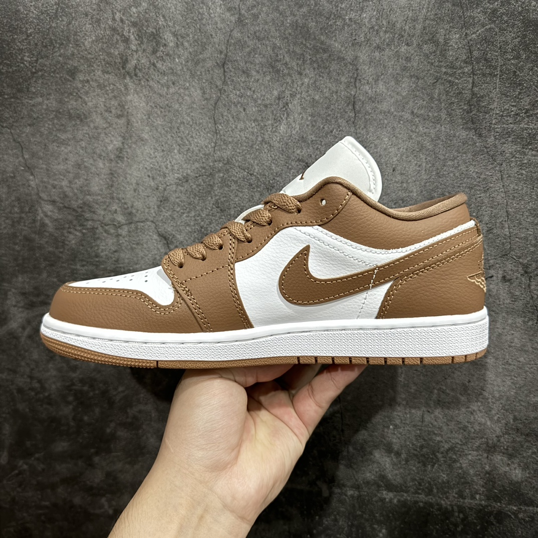 图片[2]-【DT纯原】Air Jordan AJ1 Low 低帮 白棕 DC0774-202n市面中低帮最具代表性版本没有之一 口碑大厂出品 品控大底版型不断改良更新 全套原纸板楦头开发 确保原汁原味 完美呈现版型 完美零毛边处理 原厂内置全掌气垫 价格定位良心 平台专用代工流水线出品 一眼公司既视感 拿到手的一瞬间就与众不同 碾压市面所有版本 全部原鞋开发 每一个配色都会采购原鞋确认细节 打破市面看图做货无好货之说 尺码：35.5 36 36.5 37.5 38 38.5 39 40 40.5 41 42 42.5 43 44 44.5 45 46 编码：DL265280-鞋库