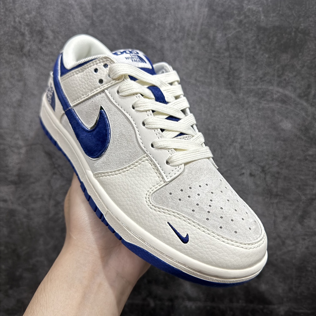 图片[3]-【定制版】Nk SB Dunk Low 北面联名款 Dunk系列复古低帮休闲百搭板鞋 DQ1098-512 定制鞋盒 大厂纯原品质出货 超高清洁度 皮料切割干净无任何毛边 细节完美 r 尺码：36 36.5 37.5 38 38.5 39 40 40.5 41 42 42.5 43 44 44.5 45  编码：DQ1098-512-鞋库