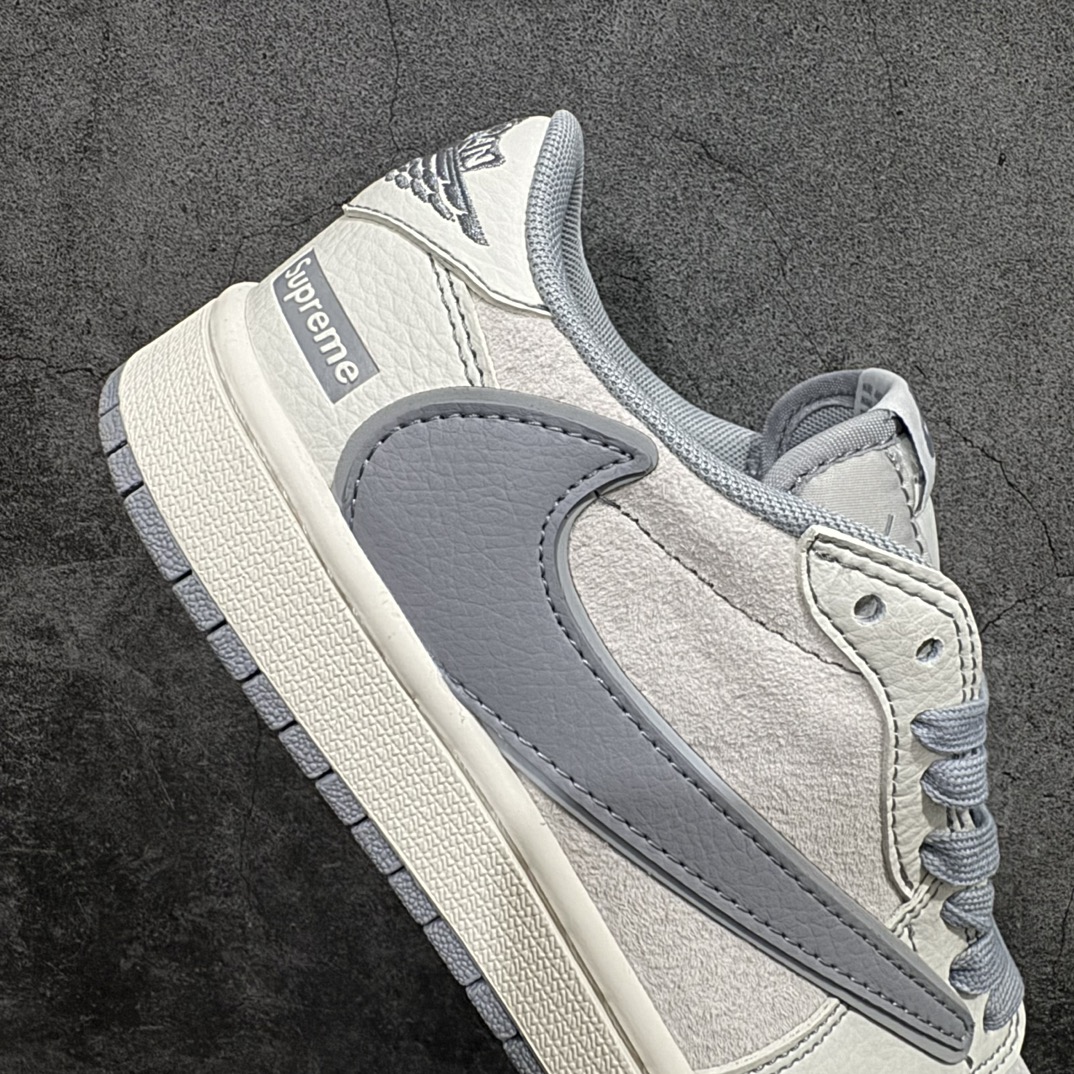 图片[7]-【定制版】Travis Scott x Fragment Design x Air Jordan 1 Low OG SP AJ1 乔1 Supreme联名-猪八高贵灰 低帮文化休闲板鞋 XZ2268-003多方联名合作融合了Travis Scott 独特的音乐风格，藤原浩个性的设计风格以及Jordan品牌的经典元素 使其成为一双具有独特身份和价值的鞋子 清新而立体的外观加上联名标识更突出了其独特身份 这种配色方案显示出活力和时尚感 在视觉上引人注目 鞋身的质感和细腻的细节处理使其显得高端而格调十足 这款“倒钩”联名是设计与创意完美结合 融合多方的个性风格是一款备受瞩目的潮流鞋款 尺码：36 36.5 37.5 38 38.5 39 40 40.5 41 42 42.5 43 44 44.5 45 编码：HXS320340-鞋库