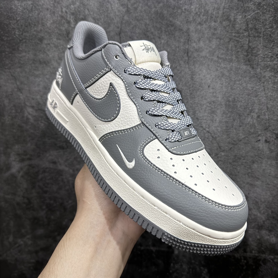 图片[3]-【定制版】海外限量发售！公司级NIke Air Force 1 \’07 Low “斯图西联名——精致灰”空军一号 低帮 运动鞋 休闲鞋 折边针车 工艺难度大 原楦头原纸板 原装鞋盒 定制五金配件 内置全掌气垫 原厂鞋底货号：BB5353-512 Size：36 36.5 37.5 38 38.5 39 40 40.5 41 42 42.5 43 44 44.5 45 编码：HXS310320-鞋库