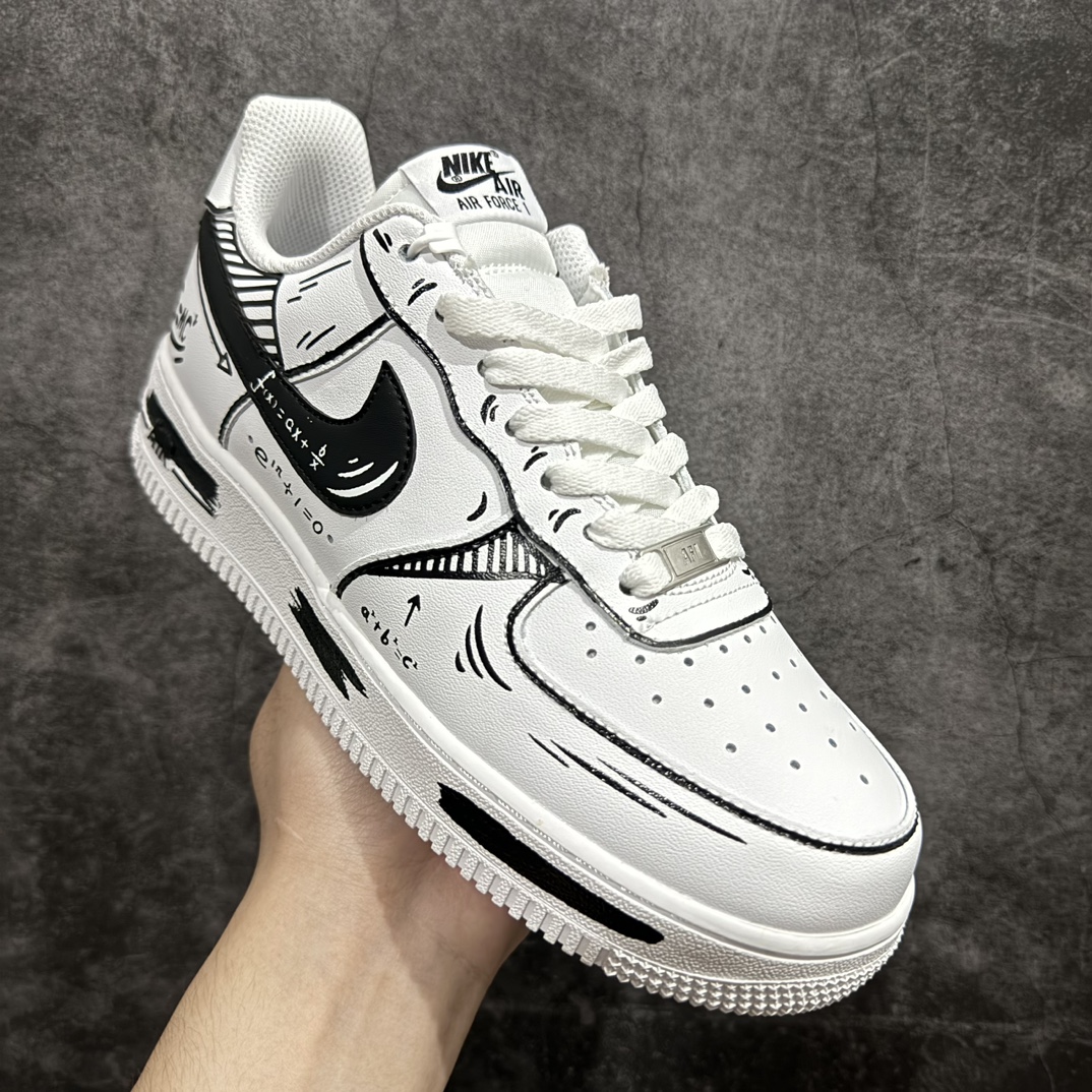 图片[3]-【公司级】Nike Air Force 1 Low 07 毕业季主题定制 文理公式 校园涂鸦 黑白n原楦头原纸板 打造纯正低帮空军版型 专注外贸渠道 全掌内置蜂窝气垫原盒配件 原厂中底钢印、拉帮完美官方货号：CT7724 111 Size：36 36.5 37.5 38 38.5 39 40 40.5 41 42 42.5 43 44 44.5 45 编码：HXS310320-鞋库