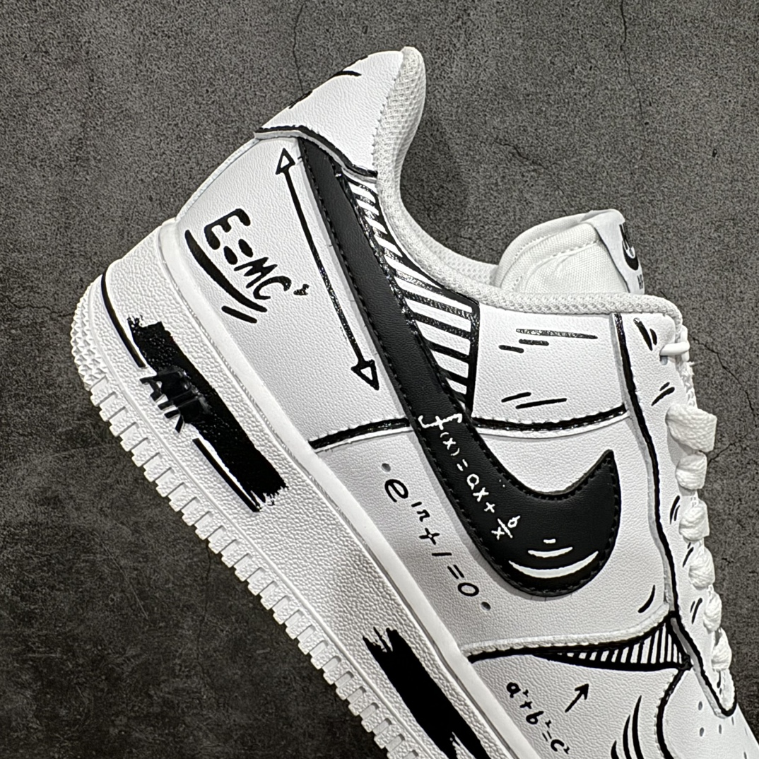 图片[7]-【公司级】Nike Air Force 1 Low 07 毕业季主题定制 文理公式 校园涂鸦 黑白n原楦头原纸板 打造纯正低帮空军版型 专注外贸渠道 全掌内置蜂窝气垫原盒配件 原厂中底钢印、拉帮完美官方货号：CT7724 111 Size：36 36.5 37.5 38 38.5 39 40 40.5 41 42 42.5 43 44 44.5 45 编码：HXS310320-鞋库