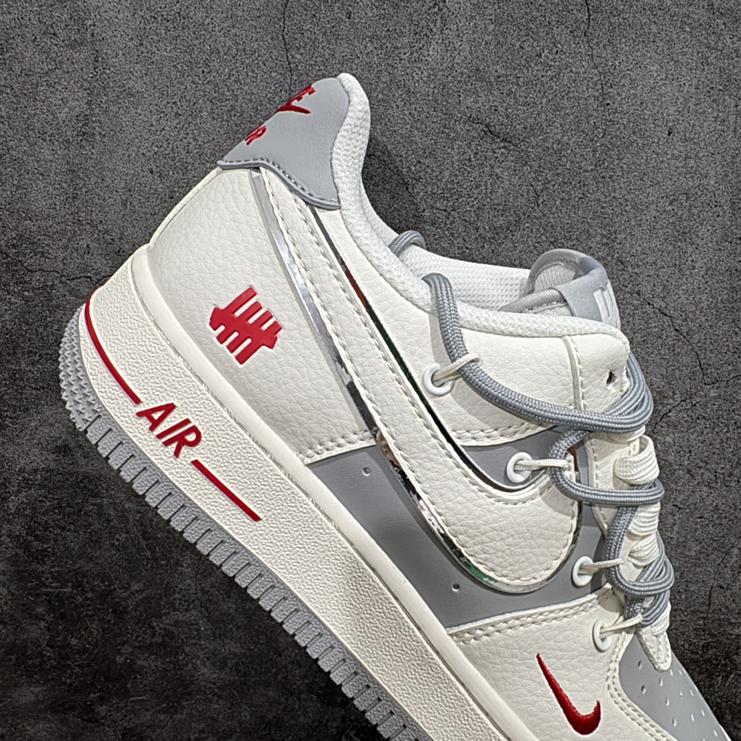 图片[7]-【定制版】Nike Air Force 1 Low 07 x UNDEFDATED 白灰红小钩绑带n原楦头原纸板 打造纯正低帮空军版型 专注外贸渠道 全掌内置蜂窝气垫原盒配件 原厂中底钢印、拉帮完美官方货号：SJ1198 500 Size：36 36.5 37.5 38 38.5 39 40 40.5 41 42 42.5 43 44 44.5 45 编码：HXS310320-鞋库