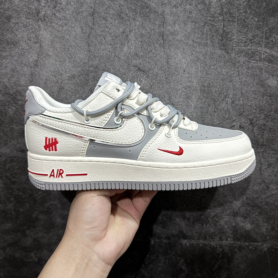 【定制版】Nike Air Force 1 Low 07 x UNDEFDATED 白灰红小钩绑带n原楦头原纸板 打造纯正低帮空军版型 专注外贸渠道 全掌内置蜂窝气垫原盒配件 原厂中底钢印、拉帮完美官方货号：SJ1198 500 Size：36 36.5 37.5 38 38.5 39 40 40.5 41 42 42.5 43 44 44.5 45 编码：HXS310320-鞋库