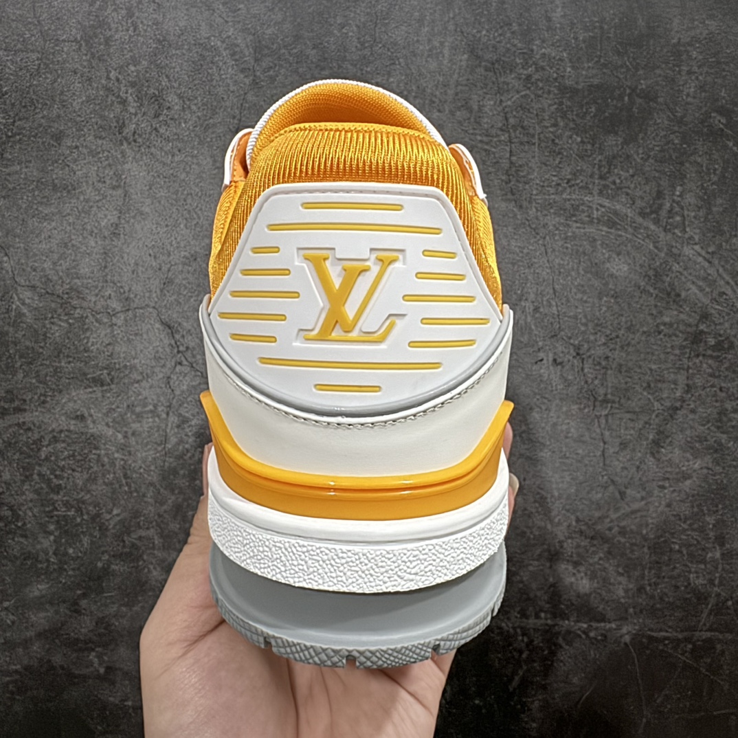 图片[4]-【广东原装版本】Louis Vuitton Trainer Sneaker Low运动板鞋全新色系大厂出品 广东原产n厚实抽屉礼品鞋盒及包装说明书防尘布袋物件n采用荔枝纹头层皮组合粒面头层皮鞋面材质n嵌入超软脚感EVA物料鞋垫n后跟耐弯折滴塑支撑片 外置TPR光泽组合隔色鞋底❗ 尺码： 38 39 40 41 42 43 44 45  编码：TL500520-鞋库