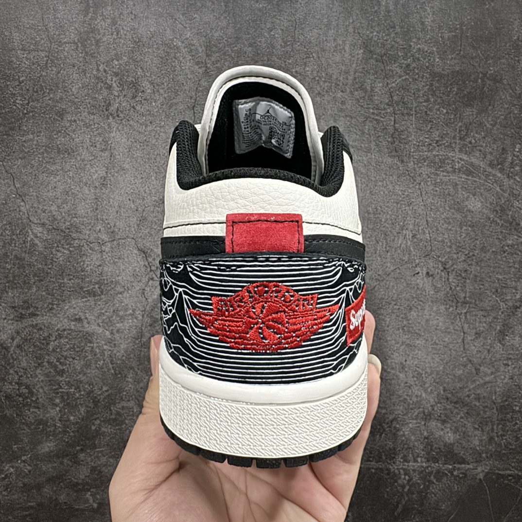 图片[4]-【定制版】Air Jordan 1 Low AJ1 乔1 Supreme联名-黑白浮雕 高端定制 低帮复古篮球鞋 DC2024-032n#定制鞋盒 大厂纯原品质出货 超高清洁度 皮料切割干净无任何毛边 细节完美  尺码：36 36.5 37.5 38 38.5 39 40 40.5 41 42 42.5 43 44 44.5 45 编码：HXS320340-鞋库