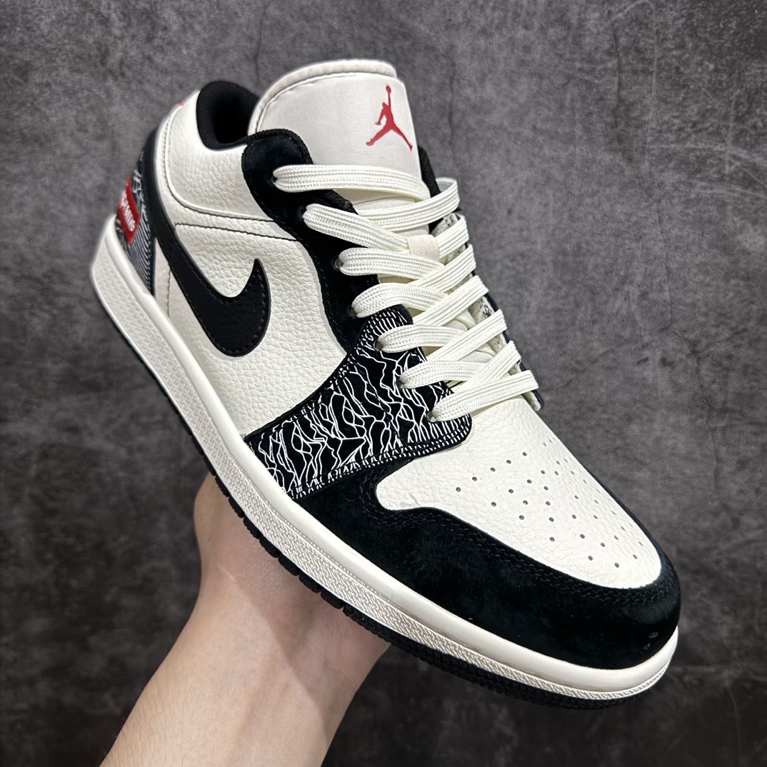 图片[3]-【定制版】Air Jordan 1 Low AJ1 乔1 Supreme联名-黑白浮雕 高端定制 低帮复古篮球鞋 DC2024-032n#定制鞋盒 大厂纯原品质出货 超高清洁度 皮料切割干净无任何毛边 细节完美  尺码：36 36.5 37.5 38 38.5 39 40 40.5 41 42 42.5 43 44 44.5 45 编码：HXS320340-鞋库