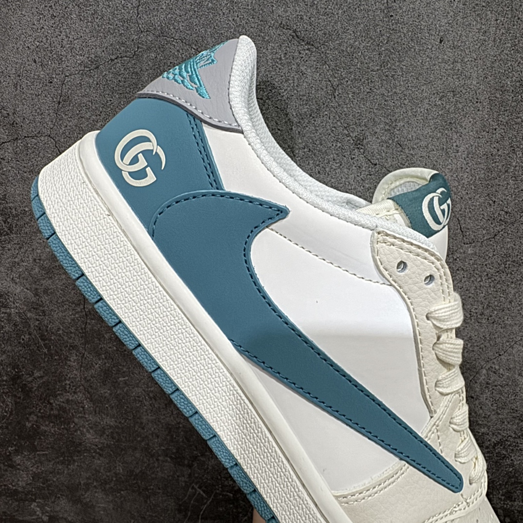 图片[7]-【定制版】Travis Scott x Fragment Design x Air Jordan 1 Low OG SP AJ1 乔1 古驰联名-白青玉 低帮文化休闲板鞋rn多方联名合作融合了Travis Scott 独特的音乐风格，藤原浩个性的设计风格以及Jordan品牌的经典元素 使其成为一双具有独特身份和价值的鞋子 清新而立体的外观加上联名标识更突出了其独特身份 这种配色方案显示出活力和时尚感 在视觉上引人注目  鞋身的质感和细腻的细节处理使其显得高端而格调十足  这款“倒钩”联名是设计与创意完美结合  融合多方的个性风格是一款备受瞩目的潮流鞋款r 货号： LJ5188-022 尺码：36 36.5 37.5 38 38.5 39 40 40.5 41 42 42.5 43 44 44.5 45  编码：HXS320340-鞋库