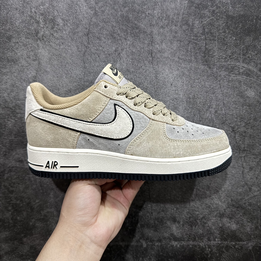 【公司级】Akira x Nk Air Force 1\’07 Low 卡其灰 麂皮 满天星配色 空军一号低帮休闲板鞋n#原厂麂皮 原楦原纸板 纯正版型 正品NFC感应芯片 高清洁度 内置全掌气垫 货号：DK3966-153 尺码：36 36.5 37.5 38 38.5 39 40 40.5 41 42 42.5 43 44 44.5 45  编码：LF310320-鞋库