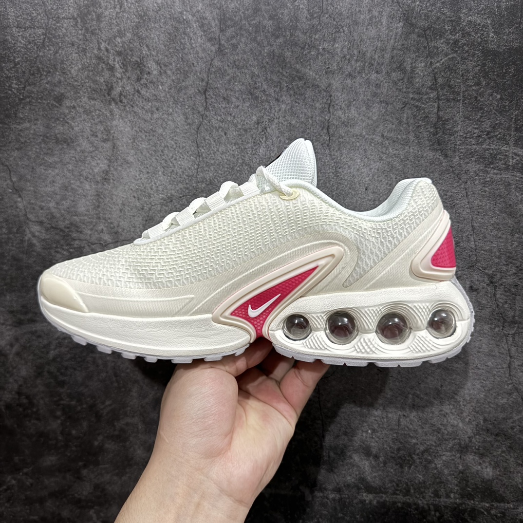 图片[2]-【纯原YH版】Nike Air Max Dn “Canyon Rust”舒适耐用 防滑耐磨 低帮 生活休闲鞋 女款 米红色n今年 Air Max Day，搭载 “Dynamic Air”技术的 Nike Air Max Dn 首次亮相，四个分区圆形开窗气垫带来极高的辨识度。采用“Dynamic Air”技术加持，不仅具备着充满科技感的外观，更具备着优越的穿着质感。TPU 拱形稳定片为中足提供结构支撑，搭配后跟 TPU 贴片起到支撑跟腱的作用。注入式 Phylon 泡绵包裹 Air 气垫单元，适合街头行走的橡胶大底则包裹足跟部位，提供抓地力和耐穿性。 货号：FJ3145-103 尺码：36 37.5 38 39 40 编码：DF260280-鞋库