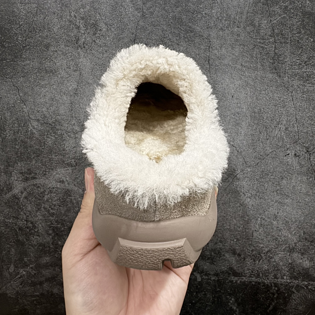 图片[4]-【X1纯原礼盒版】全网热卖款最齐 UGG 90个配色 市面顶级版本UGG 小土豆 勃肯懒人拖鞋 1.5CM薄底 男女款1155888 小红书爆款n广州外贸大厂生产 鞋头到鞋垫真羊皮毛一体 独立外盒包装 芯片 带防水工艺 区别市面任何版本1.5Ccm薄底 独立原版开发大底 羊绒鞋垫 冬季保暖外出 家居都是很适合的选择 进年uug推出款式系列 局部偏向年轻消费者喜好 也走到时尚潮流穿搭的前沿 鞋身材质 防泼水涂层翻毛皮鞋面 17毫米UGGPURE™植入式羊毛内底 轻便防滑舒适橡胶外底 带有品牌LOGO商标 带全套包装  尺码: 35 36 37 38 39 40 41 42 43 44 编码：HH300320-莆田鞋批发中心