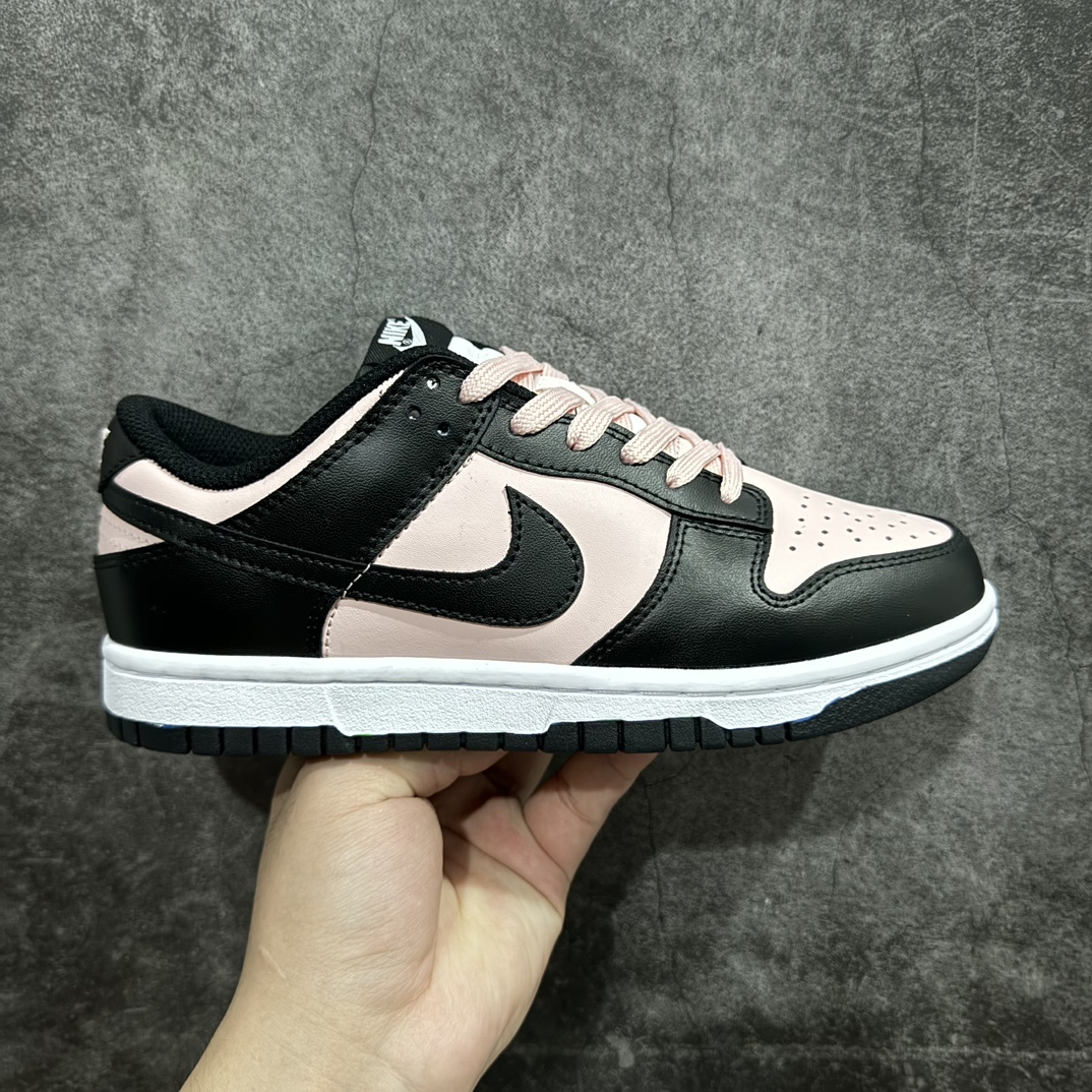 【YC纯原版】Nike SB Dunk Low 心动告白 情人节限定n纯原大厂出品 极力推荐n原装头层材料 独家版型蒸餾加工n帶來的是更好的视觉和脚感体验n大厂纯原品质出货 清洁度电绣工艺 皮料切割干净无任何毛边 细节完美n 货号:  CW1590 100 尺码：35.5 36 36.5 37.5 38 38.5 39 40  编码：HXS280300-鞋库