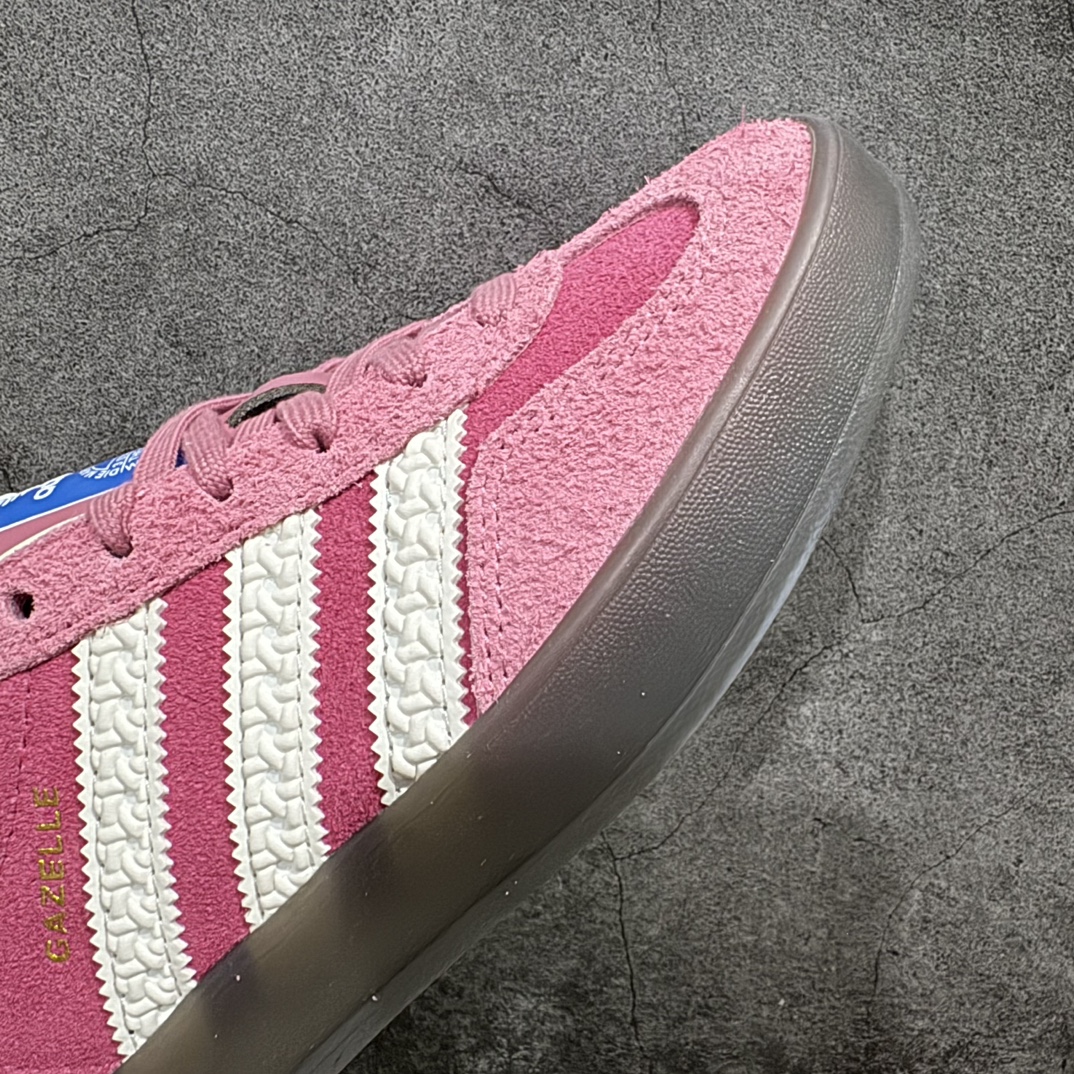 图片[6]-【纯原LW版】Adidas Originals Gazelle Indoor  防滑低帮T头德训鞋 GZ复古系列 白粉红 草莓熊 IF1809n纯原大厂LW工厂出货💪🏻n正确猪八材料 毛绒感质感都特别强 非普通版本n市场顶级版本完美还原zp细节，注意区别市场任何版本，完全不是一路货色‼️n全鞋原材料打造，无任何色差，正确鞋型，后跟港宝材料定型，正确微透生胶大底，反口内里头层细腻小牛皮，纸板中底 鞋垫背胶，侧面正确烫金压印字母，所有细节完美还原‼️ 尺码：35.5 36 36.5 37 38 38.5 39 40 40.5 41 42 42.5 43 44 44.5 45  编码：X10230250-鞋库