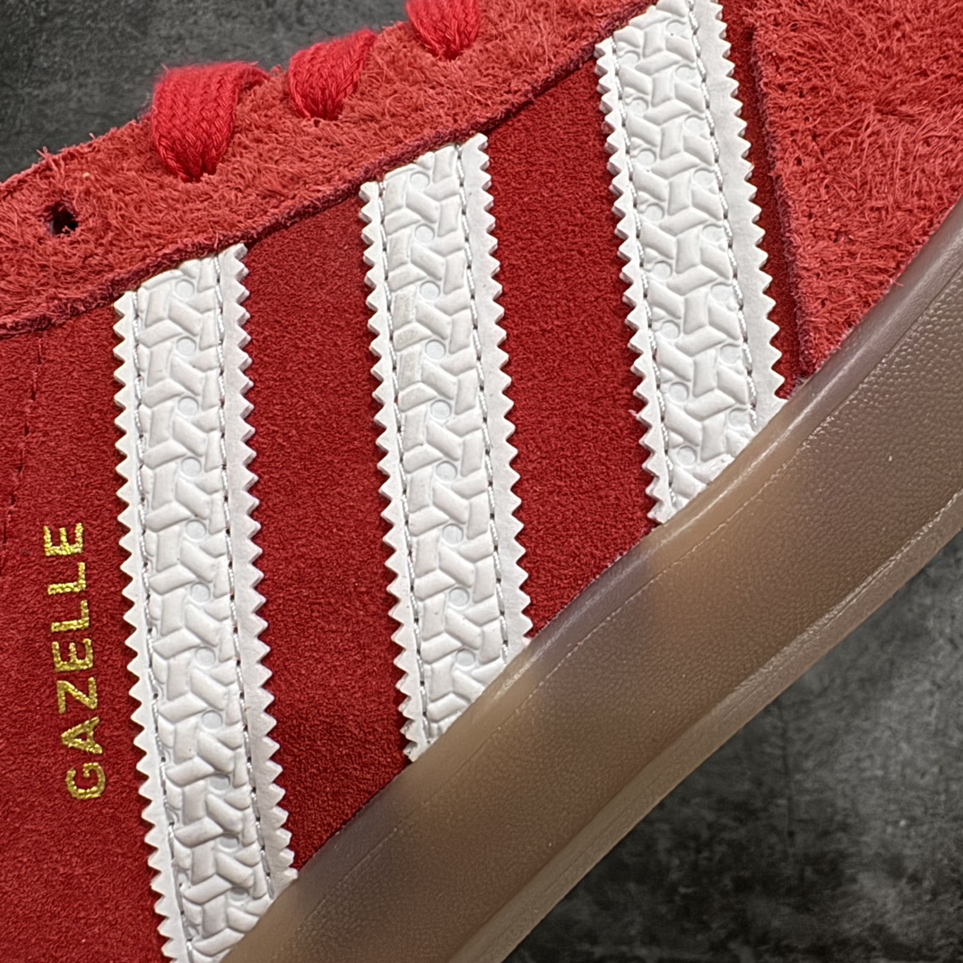 图片[2]-【纯原LW版】Adidas Originals Gazelle Indoor  防滑低帮T头德训鞋 GZ复古系列 白粉红 草莓熊 IF1809n纯原大厂LW工厂出货💪🏻n正确猪八材料 毛绒感质感都特别强 非普通版本n市场顶级版本完美还原zp细节，注意区别市场任何版本，完全不是一路货色‼️n全鞋原材料打造，无任何色差，正确鞋型，后跟港宝材料定型，正确微透生胶大底，反口内里头层细腻小牛皮，纸板中底 鞋垫背胶，侧面正确烫金压印字母，所有细节完美还原‼️ 尺码：35.5 36 36.5 37 38 38.5 39 40 40.5 41 42 42.5 43 44 44.5 45  编码：X10230250-鞋库