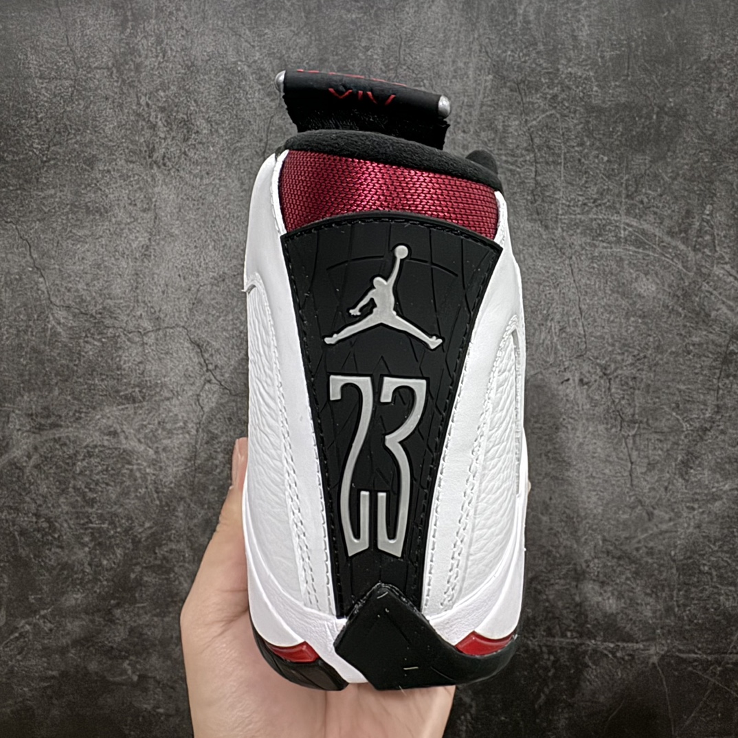 图片[4]-【莞产纯原】Air Jordan AJ14 “Black Toe” 2024版本 黑白熊猫！nn外贸特供批次 原楦原档案数据开模打造 原厂中底拉帮钢印 原盒原配 以法拉利 550 Maranello 为设计灵感 类似跑车的全新流线鞋型 鞋头的麂皮与鞋身的荔枝皮相结合 最具代表性的黑红配色 中底内侧开创性的透气孔设计 看起来与跑车的进气口如出一辙 盾牌造型更能让人们直接想到法拉利的 LogoSIZE：40.5 41 42 42.5 43 44 44.5 45 46 47.5 货号：487471-160 编码：ZGM480520-鞋库