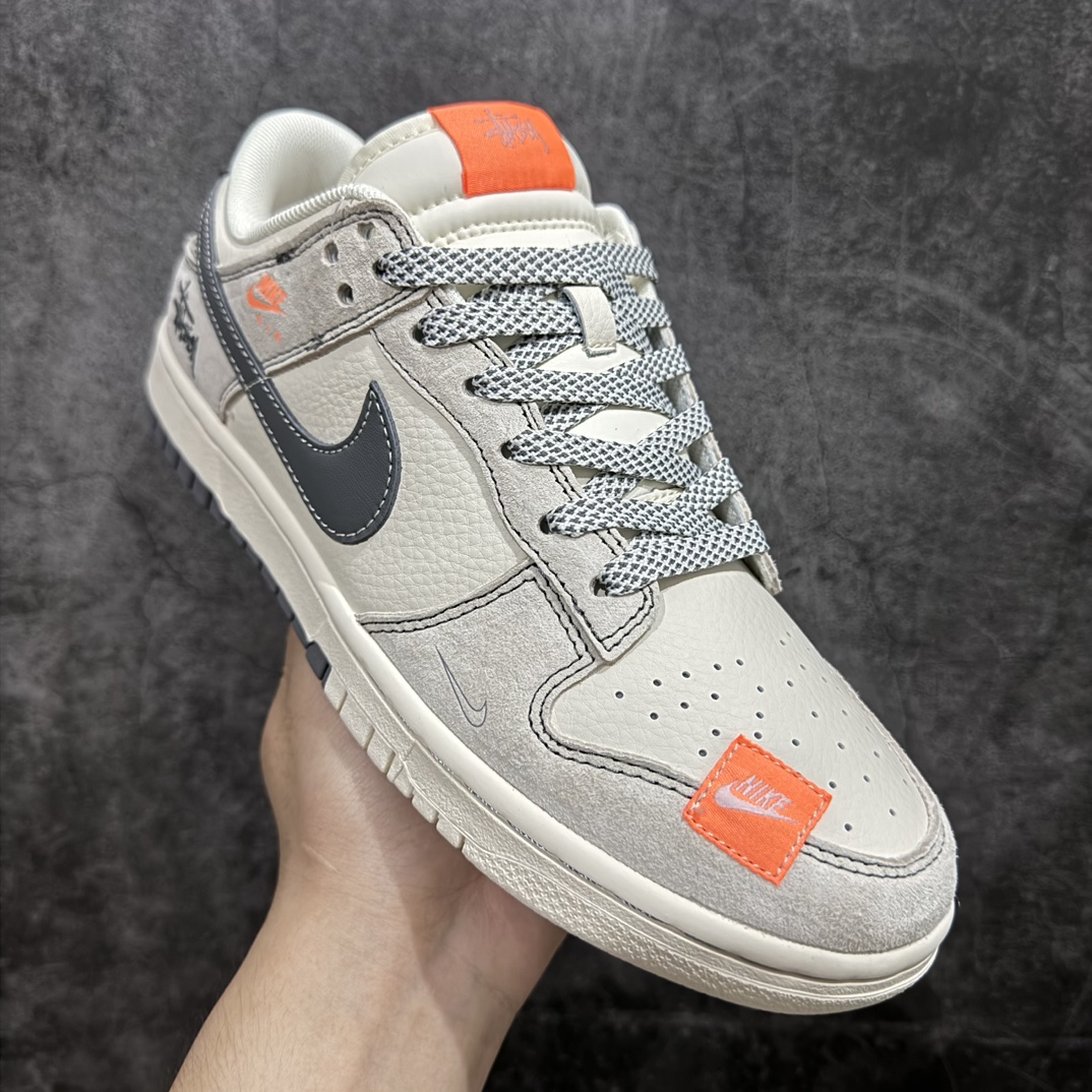 图片[3]-【定制版】Stussy x Nike Dunk Low 贴布n此款主张打破传统的工业化流水线设计限制，以Made by ideas的超级创意为理念，集结众多潮流设计师，结合时下最ing潮流风尚，为潮流爱好者打造彰品自我的专属潮品。同时尊重每个年轻人对于潮流的理解与选择，主张“让每个年轻人塑造自己的潮流”。 货号：MM1089-024 Size：36 36.5 37.5 38 38.5 39 40 40.5 41 42 42.5 43 44 44.5 45 编码：HXS320340-鞋库