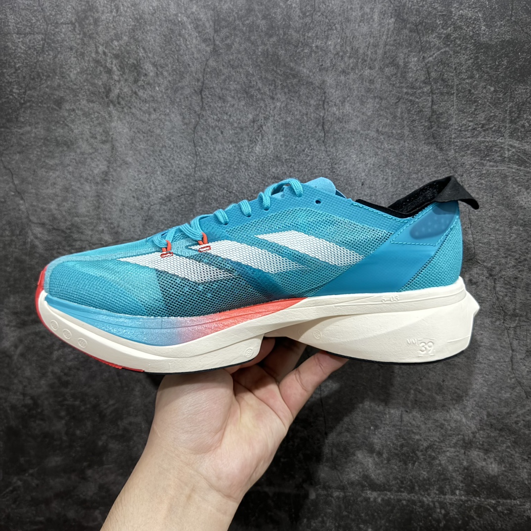 图片[2]-【公司级】adidas Adizero Adios Pro 3 舒适百搭减震防滑耐磨 低帮 碳板 马拉松跑步鞋 波士顿3代夏季透气网眼竞速跑鞋 ID8473nnn延续爪型玻璃纤维推进系统 进化为全掌式的ENERGY RODS 2.0 从脚跟到脚趾的一体成形设计 强化整体推进力 提升速度表现 升级透气鞋面更具支撑性 利用ENGINEERED MESH技术进行不同密度织纹 强化支撑性 更使用50%以上的回收材料製成 减低塑料浪费 此外变薄的鞋舌为前掌提供更多空间 提供跑者更好的穿着感受 马牌轮胎大底耐磨性佳 大底全掌采用耐磨的Continental马牌轮胎大底 在各种环境下保有良好抓地力SIZE：36-45 编码：YX240250-鞋库