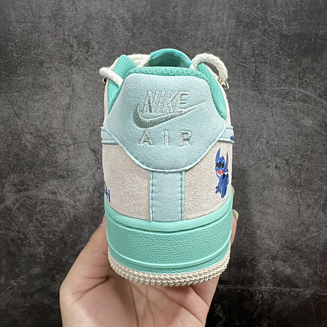 图片[4]-【公司级】Nike Air Force 1 Low 07 星际宝贝 史迪仔 灰绿绑带n原楦头原纸板 打造纯正低帮空军版型 专注外贸渠道 全掌内置蜂窝气垫原盒配件 原厂中底钢印、拉帮完美官方货号：DZ1328 222 Size：36 36.5 37.5 38 38.5 39 40 40.5 41 42 42.5 43 44 44.5 45 编码：HXS310320-鞋库