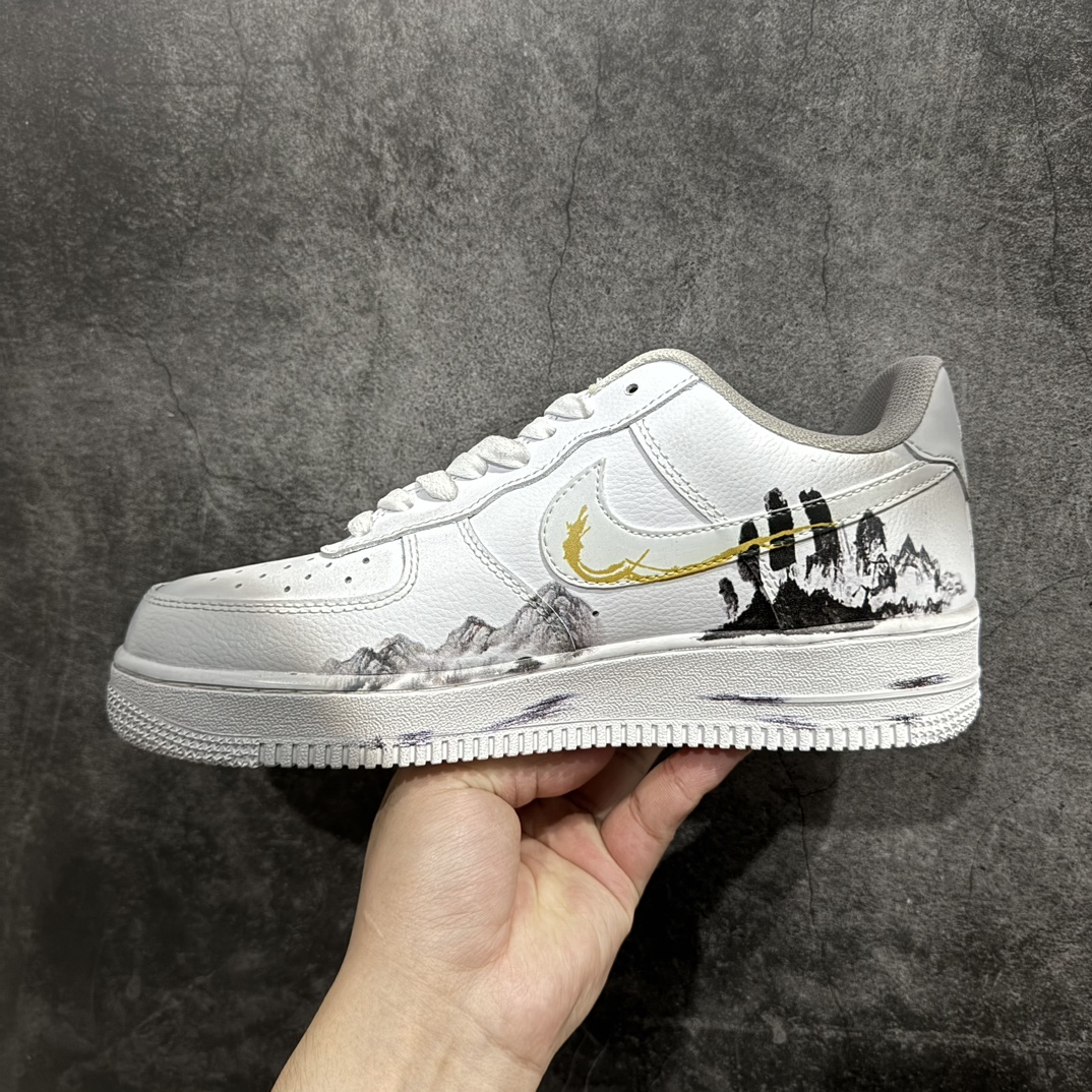 图片[2]-【公司级】官方爆款定制 二次元主题  Nike Air Force 1 Low’07  黑神话悟空 喷绘 礼盒装 空军一号绑带低帮休闲板鞋 定制皮料 原厂3D打印 定制鞋盒 原楦原纸板 纯正空军版型 内置全掌气垫货号：CR6968-056 Size：36 36.5 37.5 38 38.5 39 40 40.5 41 42 42.5 43 44 44.5 45 编码：HXS310320-鞋库