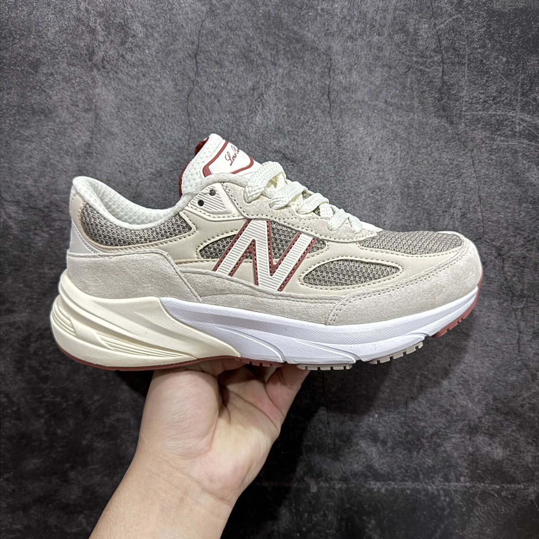 【纯原原盒版】Poro piana × New Balance NB990联名款系列 高端美产复古休闲跑步鞋 U990LO6n采用台产猪巴革及透气网眼材质原装6层组合底模精密开发搭载全新碳素中底 后跟透明TPU水晶装饰条稳固n配件齐全 材料细节做工精细 区别市面通货 货号：U990LO6 Size：36 37 37.5 38 38.5 39 40 40.5 41 42 42.5 43 44 44.5 45 编码：XT280300-鞋库