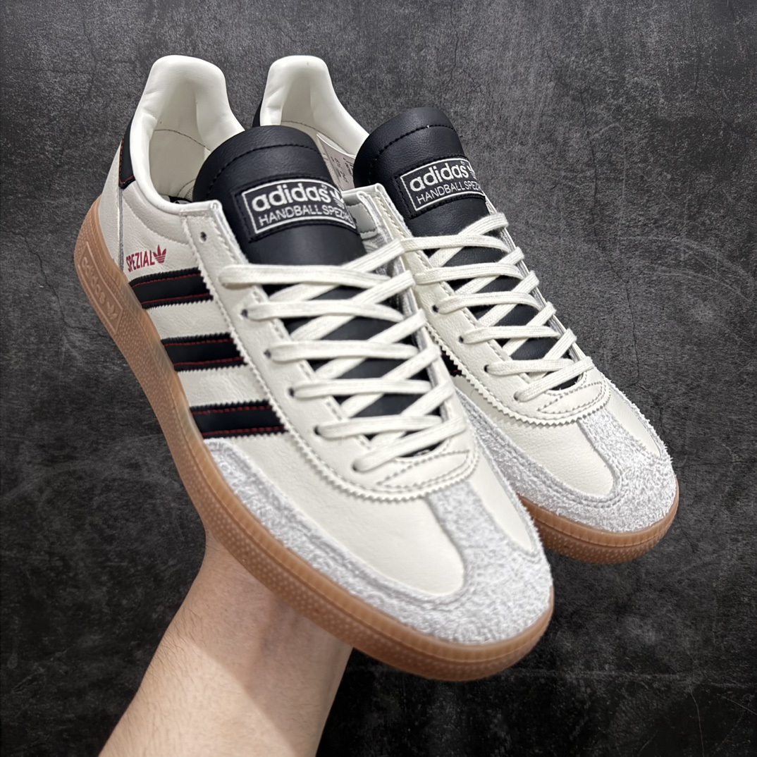 【Top纯原版】Adidas Handball Spezial  阿迪达斯经典款反毛皮复古休闲板鞋 白黑皮面生胶 JH6398nn大厂出品 原厂材料打造 天花板品质 区别市场货n原厂原档案开发出品 皮料切割干净无任何毛边鞋型细节完美 超高清洁度 市场最高版本  尺码：36 36.5 37 38 38.5 39 40 40.5 41 42 42.5 43 44 44.5 45 编码：TOP240260-鞋库