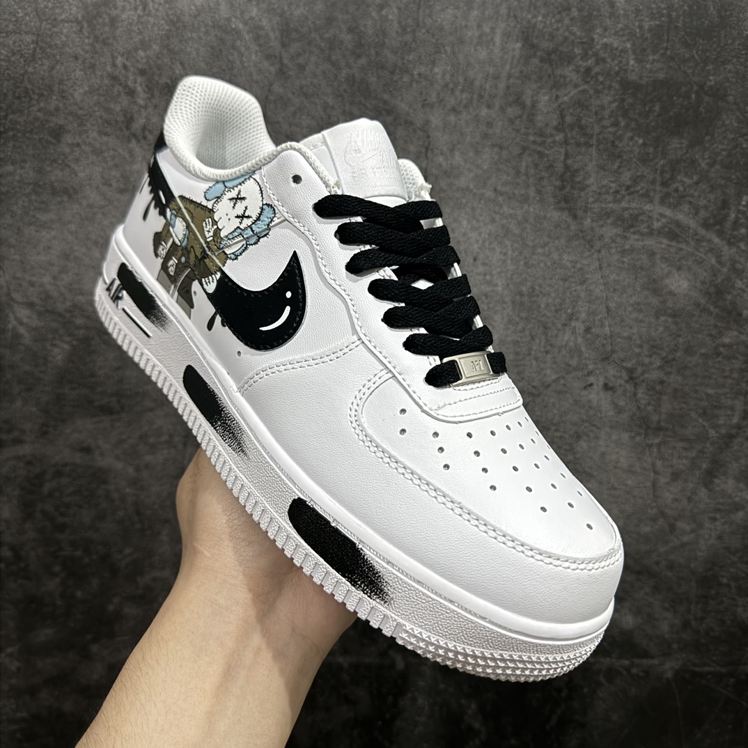 图片[3]-【公司级】官方爆款定制 Kaws×Nike Air Force 1 Low’07 小熊联名配色 空军一号低帮休闲板鞋 定制皮料 原厂3D打印 定制鞋盒 原楦原纸板 纯正空军版型 内置全掌气垫 货号：CW2288-111 Size：36 36.5 37.5 38 38.5 39 40 40.5 41 42 42.5 43 44 44.5 45 编码：LF310320-鞋库