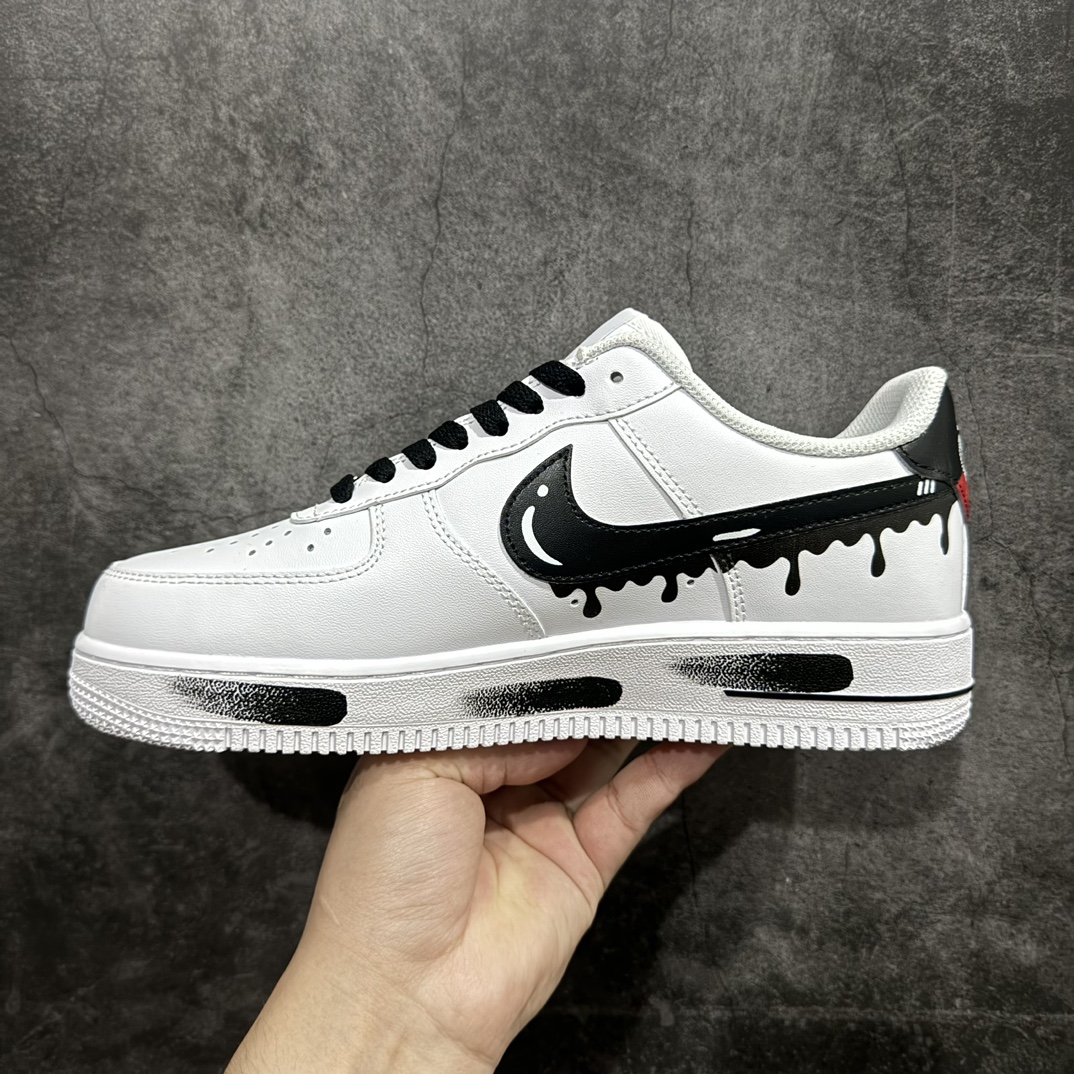 图片[2]-【公司级】官方爆款定制 Kaws×Nike Air Force 1 Low’07 小熊联名配色 空军一号低帮休闲板鞋 定制皮料 原厂3D打印 定制鞋盒 原楦原纸板 纯正空军版型 内置全掌气垫 货号：CW2288-111 Size：36 36.5 37.5 38 38.5 39 40 40.5 41 42 42.5 43 44 44.5 45 编码：LF310320-鞋库