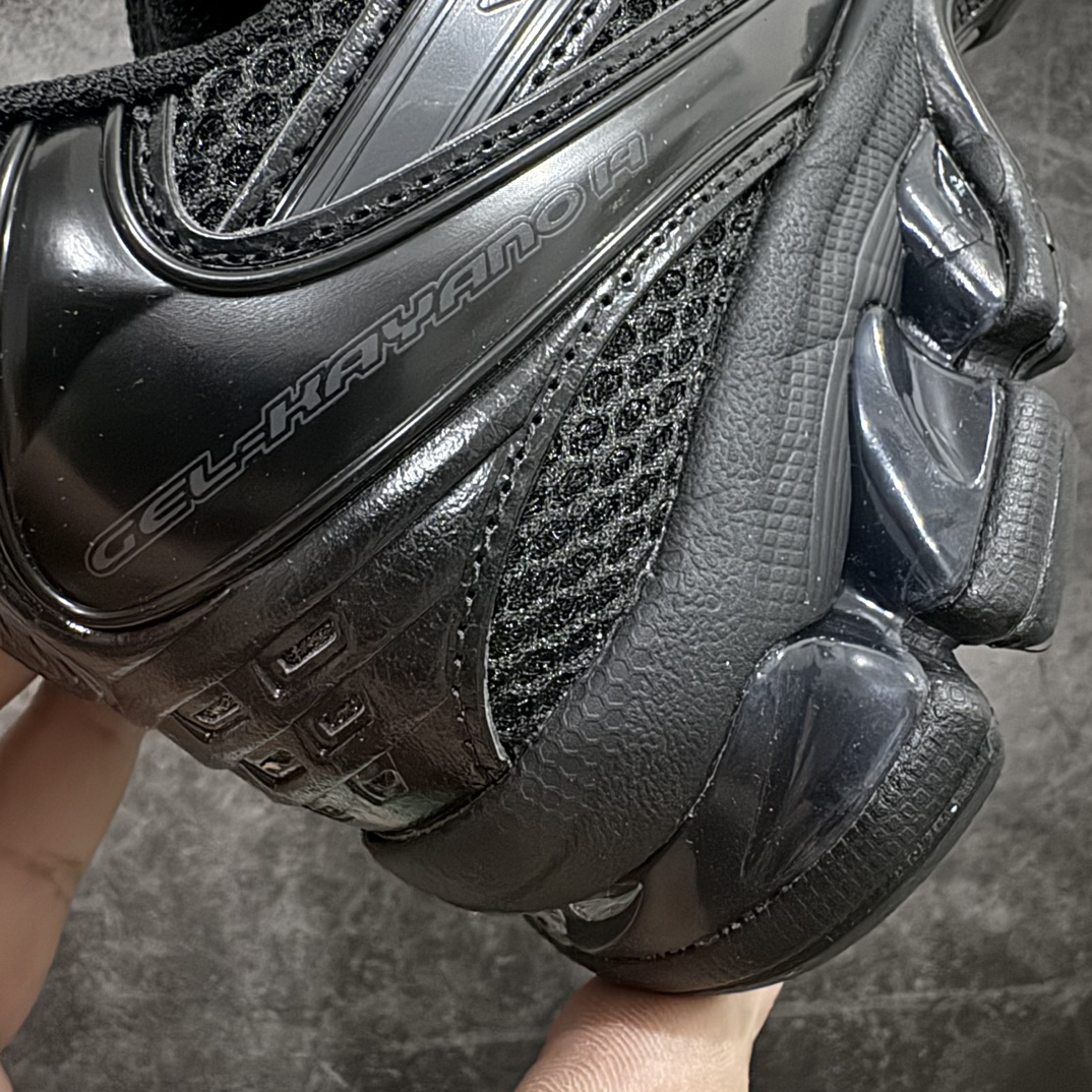 图片[3]-【总裁版】 ASICS GEL-KAYANO 14 亚瑟士系列轻量缓震休闲运动跑步鞋nn市场天花板品质鞋型细节秒杀市场流通版本n知名大厂出品 原版开发 细节完美把控n独家私模五层组合大底原厂定制缓震硅胶加持 原盒原配 官方四联吊牌n一比一同步原鞋工艺和用料n后跟一样采用了GEL缓震胶整体系列设计非常的科技感！n锻炼跑步的同时让你一样时尚百搭！n设计师 Hidenori Yamashita 以「Flash」一词为灵感，创造出未来感金属色鞋面，改造升级内在性能，由内而外全面革新，为 GEL-KAYANO 家族传承及经典跑鞋文化的延续，创下里程碑式作品。ASICS GEL – KAYANO 14 跑鞋重新诠释了复古的跑步形状，并以其 2000 年代后期的美学理念重新铺装，银色与蓝色的鞋面极为高档.网面铺陈与鞋面、鞋头多处细节位增添了透气性。ASICS GEL – KAYANO 14的鞋后跟部中底上以及多密度耐磨鞋底增加了 GEL 缓震胶，提供高抗冲击性、缓冲性、可保护脚部免受地面冲击的影响，穿着舒适性十足「入手同款」 尺码：36 37 37.5 38 39 39.5 40.5 41.5 42 42.5 43.5 44 45 46 编码：NM310330-莆田鞋批发中心