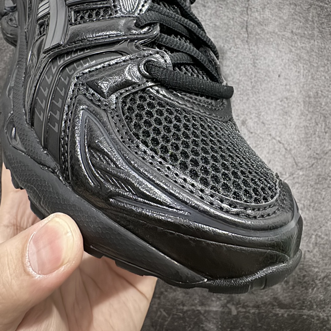 图片[5]-【总裁版】 ASICS GEL-KAYANO 14 亚瑟士系列轻量缓震休闲运动跑步鞋nn市场天花板品质鞋型细节秒杀市场流通版本n知名大厂出品 原版开发 细节完美把控n独家私模五层组合大底原厂定制缓震硅胶加持 原盒原配 官方四联吊牌n一比一同步原鞋工艺和用料n后跟一样采用了GEL缓震胶整体系列设计非常的科技感！n锻炼跑步的同时让你一样时尚百搭！n设计师 Hidenori Yamashita 以「Flash」一词为灵感，创造出未来感金属色鞋面，改造升级内在性能，由内而外全面革新，为 GEL-KAYANO 家族传承及经典跑鞋文化的延续，创下里程碑式作品。ASICS GEL – KAYANO 14 跑鞋重新诠释了复古的跑步形状，并以其 2000 年代后期的美学理念重新铺装，银色与蓝色的鞋面极为高档.网面铺陈与鞋面、鞋头多处细节位增添了透气性。ASICS GEL – KAYANO 14的鞋后跟部中底上以及多密度耐磨鞋底增加了 GEL 缓震胶，提供高抗冲击性、缓冲性、可保护脚部免受地面冲击的影响，穿着舒适性十足「入手同款」 尺码：36 37 37.5 38 39 39.5 40.5 41.5 42 42.5 43.5 44 45 46 编码：NM310330-莆田鞋批发中心