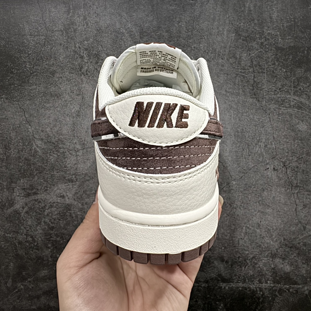 图片[4]-【定制版】Nike SB Dunk Low x The North Face 白棕小钩n纯原大厂出品 极力推荐n原装头层材料 独家版型蒸餾加工n帶來的是更好的视觉和脚感体验n大厂纯原品质出货 清洁度 电绣工艺皮料切割干净无任何毛边 细节完美 官方货号：DQ1098 515 尺码：36 36.5 37.5 38 38.5 39 40 40.5 41 42 42.5 43 44 44.5 45  编码：HXS3460-鞋库