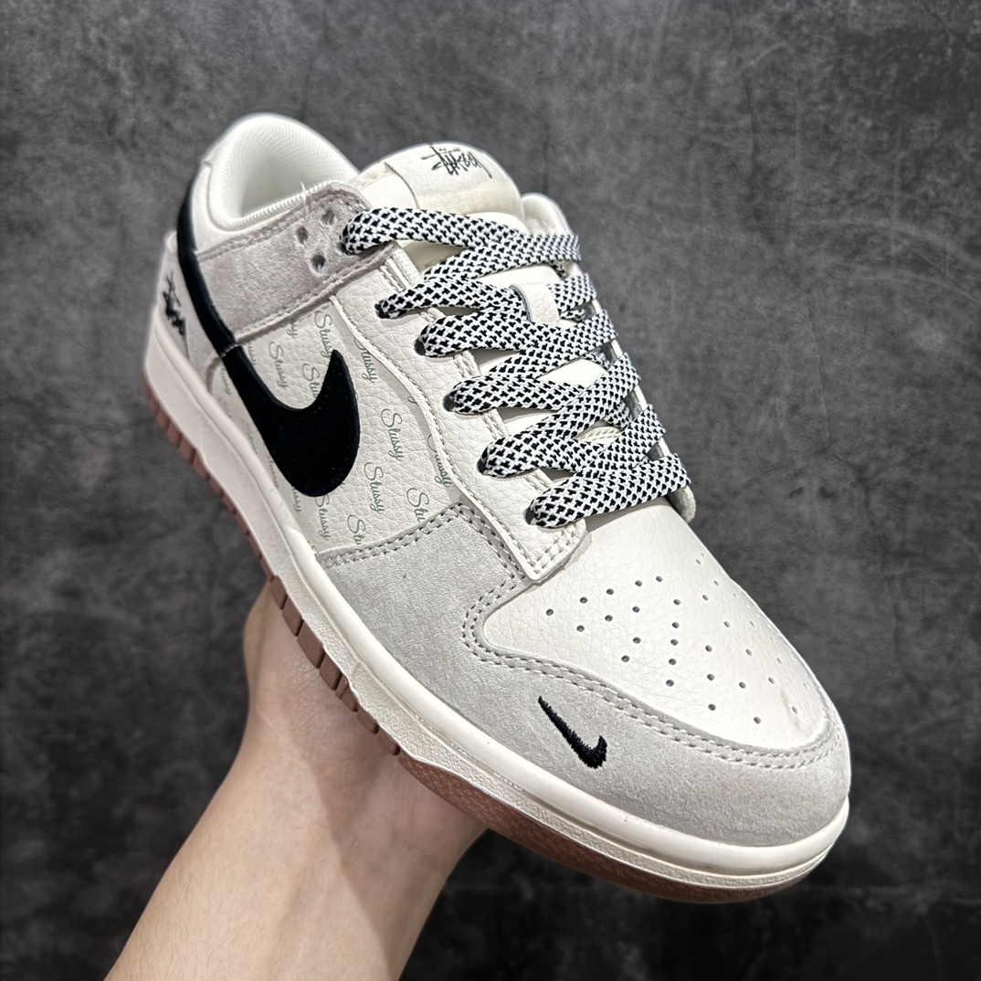 图片[3]-【定制版】Nike SB Dunk Low 斯图西联名n纯原大厂出品 极力推荐原装头层材料 独家版型蒸餾加工n帶來的是更好的视觉和脚感体验n大厂纯原品质出货 清洁度电绣工艺 皮料切割干净无任何毛边 细节完美 官方货号: CF3688 031 尺码：36 36.5 37.5 38 38.5 39 40 40.5 41 42 42.5 43 44 44.5 45 编码：HXS320340-鞋库