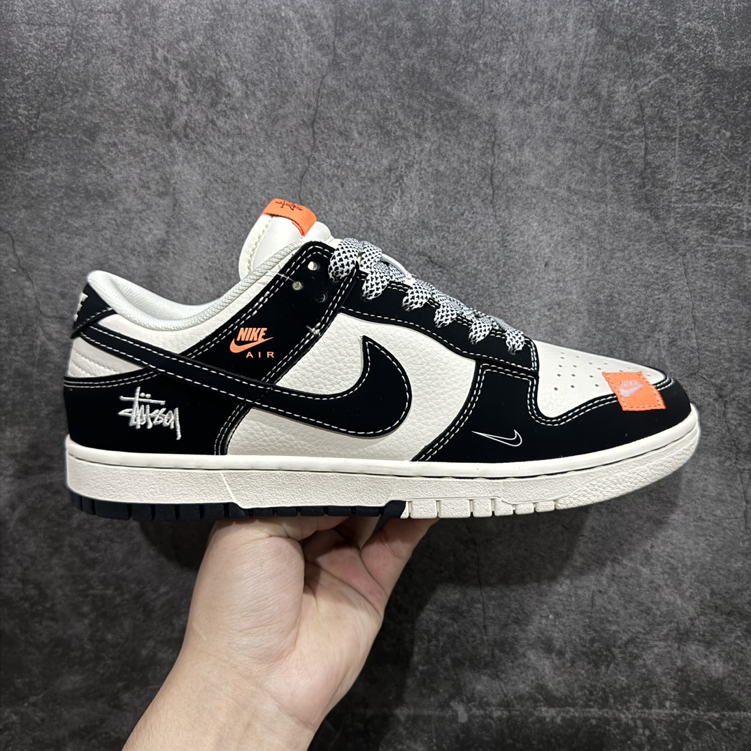 【定制版】Nike SB Dunk Low 斯图西联名n纯原大厂出品 极力推荐原装头层材料 独家版型蒸餾加工n帶來的是更好的视觉和脚感体验n大厂纯原品质出货 清洁度电绣工艺 皮料切割干净无任何毛边 细节完美 官方货号: MM1089 023 尺码：36 36.5 37.5 38 38.5 39 40 40.5 41 42 42.5 43 44 44.5 45 编码：HXS320340-鞋库