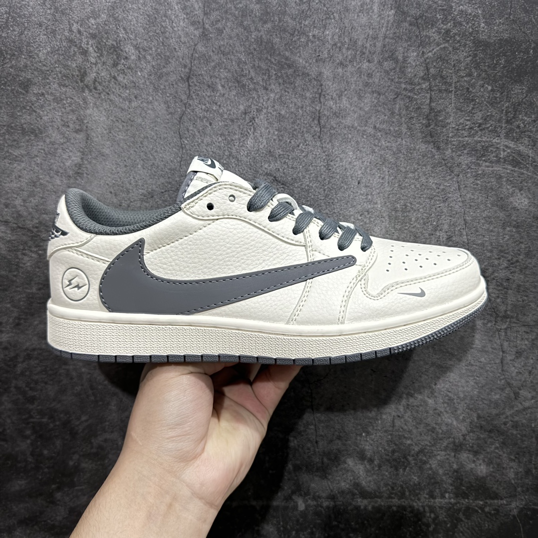 【定制版】Fragment Design x Travis Scott x Air Jordan 1 Low乔丹1代低帮倒钩藤原浩闪电联名白深灰勾 货号：LJ5188-024 尺码：36 36.5 37.5 38 38.5 39 40 40.5 41 42 42.5 43 44 44.5 45 编码：HXS320340-鞋库