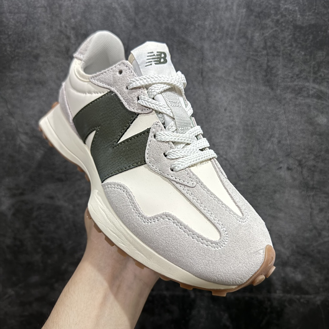 图片[3]-【小PF版】New Balance NB327系列复古休闲运动慢跑鞋MS327ASNnn市场最正确鞋面材料 原鞋开发鞋尾弧度 材料全部根据原鞋打造n独家私模重新开发 15套尺码模具n非市面普通一体成型的公底n以更纯粹的复古风格设计打造的全新造型。侧身还以解构设计，将 N 字标志以做旧压花样式呈现，样式别具新意。而麂皮、冲孔皮革的塑造，则呈现出高级怀旧气质，也让鞋款在奢华时装风格与运动氛围之间达到了平衡  尺码：36 37 37.5 38 38.5 39.5 40 40.5 41.5 42 42.5 43 44 45 编码：MZGS220240-鞋库