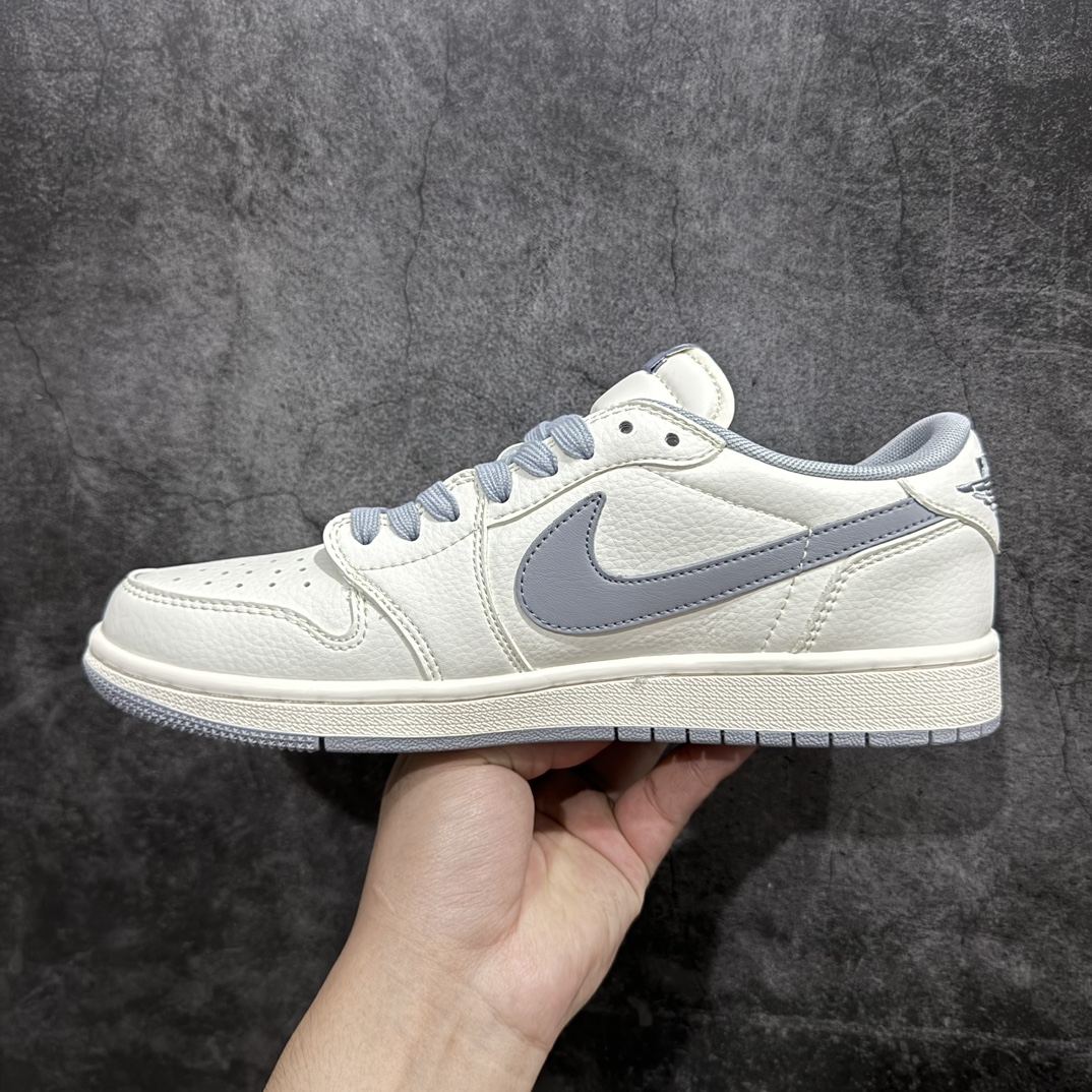 图片[2]-【定制版】Travis Scott x Nike Air Jordan 1 Low x SupremenAir Jordan 1 Low 反转米白灰小钩倒钩 纯原版本n全鞋采用原装头层皮，用料扎实 精雕细琢n鞋型极致还原 飞翼3D打印改良 深度立体四线中底拉帮皮料选材 钢印 背胶一应俱全 全新批次 原装原模大底全鞋原厂定制皮料，手感细腻正确折边工艺 完美细节诠释 官方货号：XZ1168 003 Size：36 36.5 37.5 38 38.5 39 40 40.5 41 42 42.5 43 44 44.5 45 编码：HXS320340-鞋库