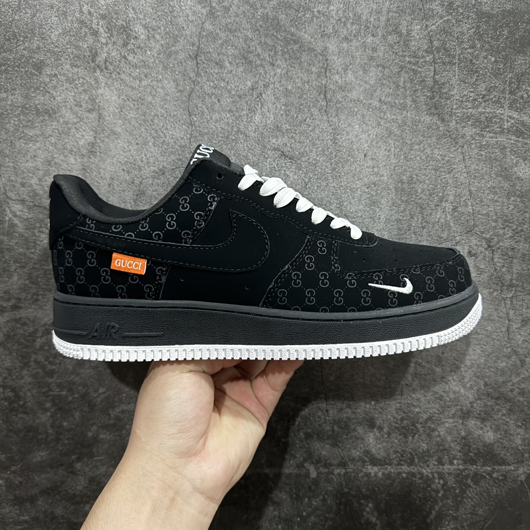 【公司级】Nk Air Force 1\’07 Low 古驰熊联名-极夜黑 空军一号低帮休闲板鞋 KK1988-007rn#原楦头原纸板 原装鞋盒 定制五金配件 内置全掌气垫 原厂鞋底 r 尺码：36 36.5 37.5 38 38.5 39 40 40.5 41 42 42.5 43 44 44.5 45  编码：HXS310320-鞋库